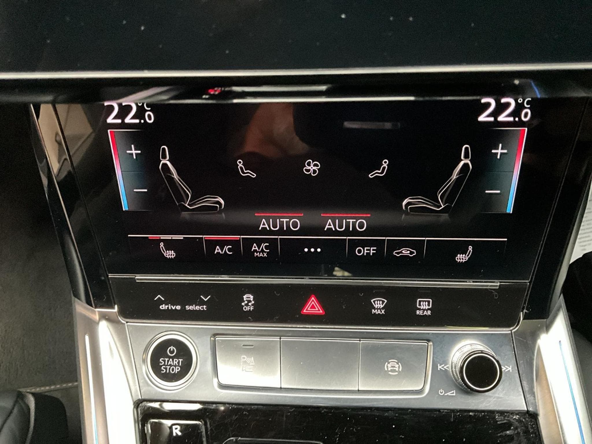Audi e-tron 87kWh+SB+Advanced+S-line+E-Tron55+Quattro+P.Confort+Pano+LM2 (2022) - Foto 21