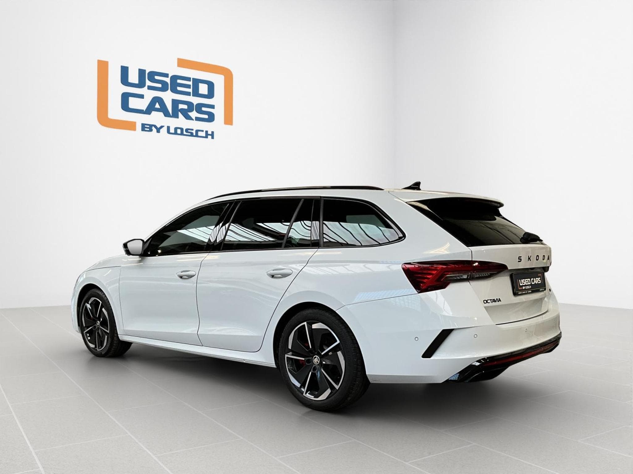 Skoda Octavia RS+DSG+SUEDIA+AHK+Pano+360 (2025) - Foto 5
