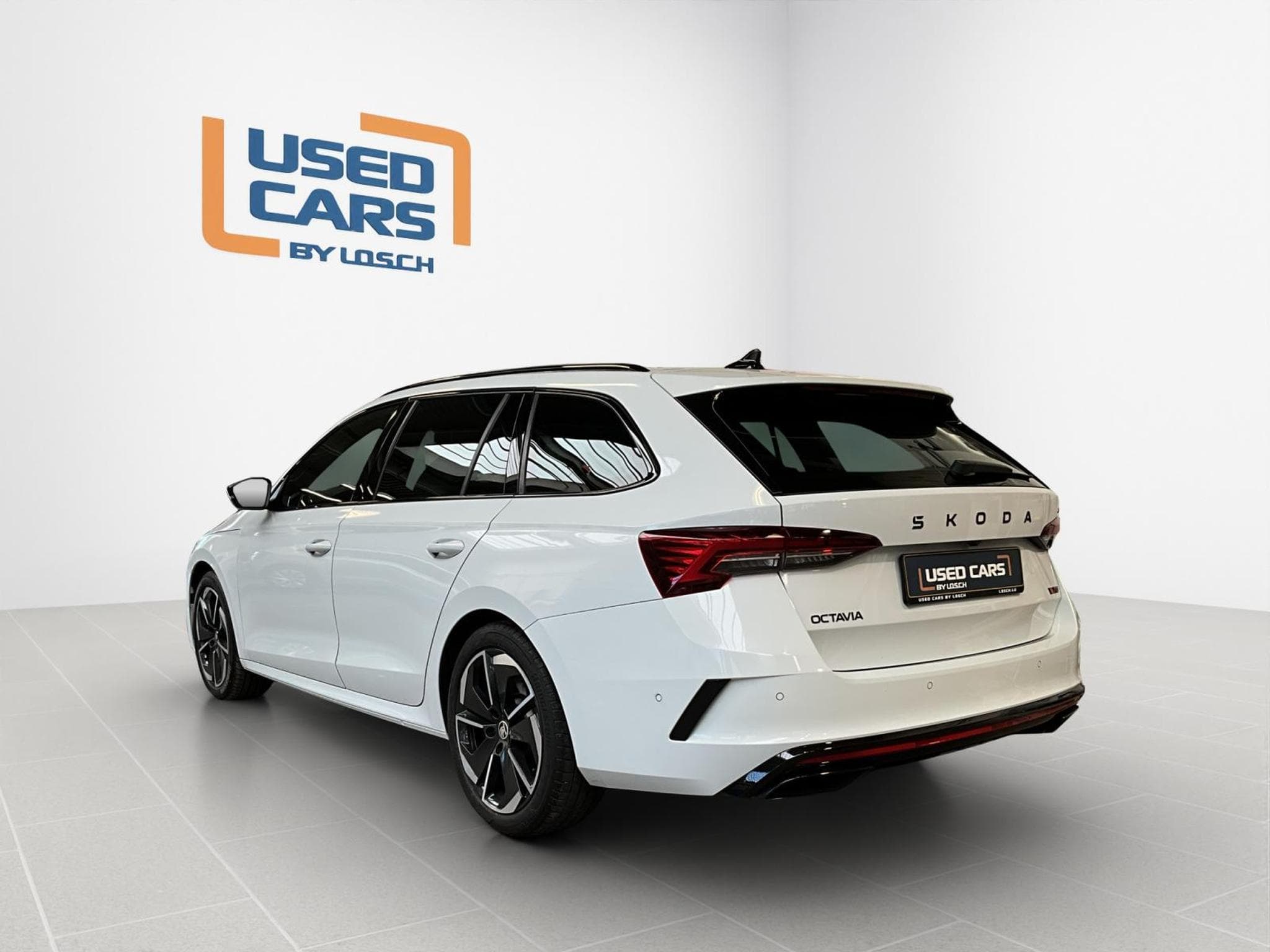 Skoda Octavia RS+DSG+SUEDIA+AHK+Pano+360 (2025) - Foto 6