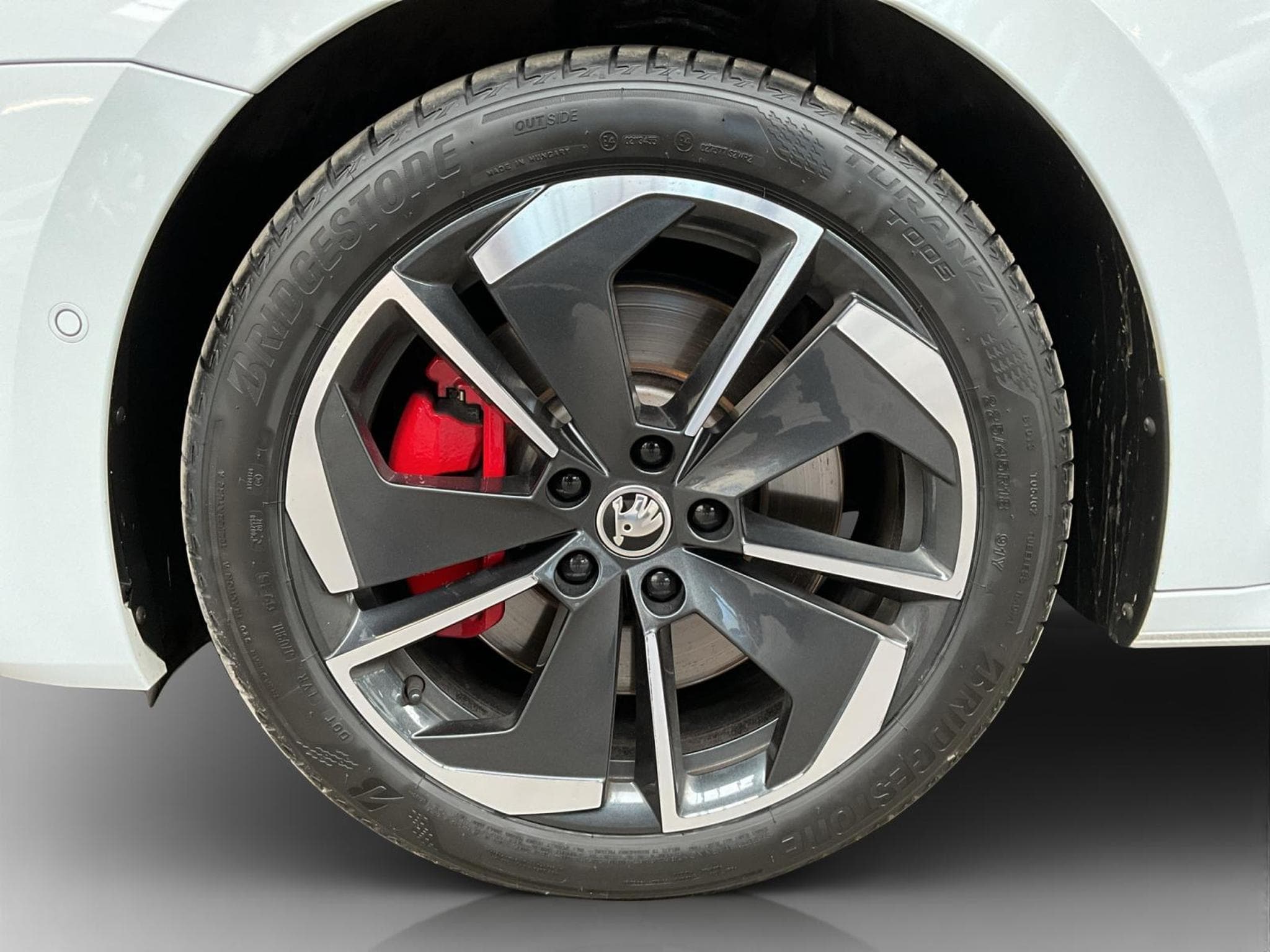 Skoda Octavia RS+DSG+SUEDIA+AHK+Pano+360 (2025) - Foto 8