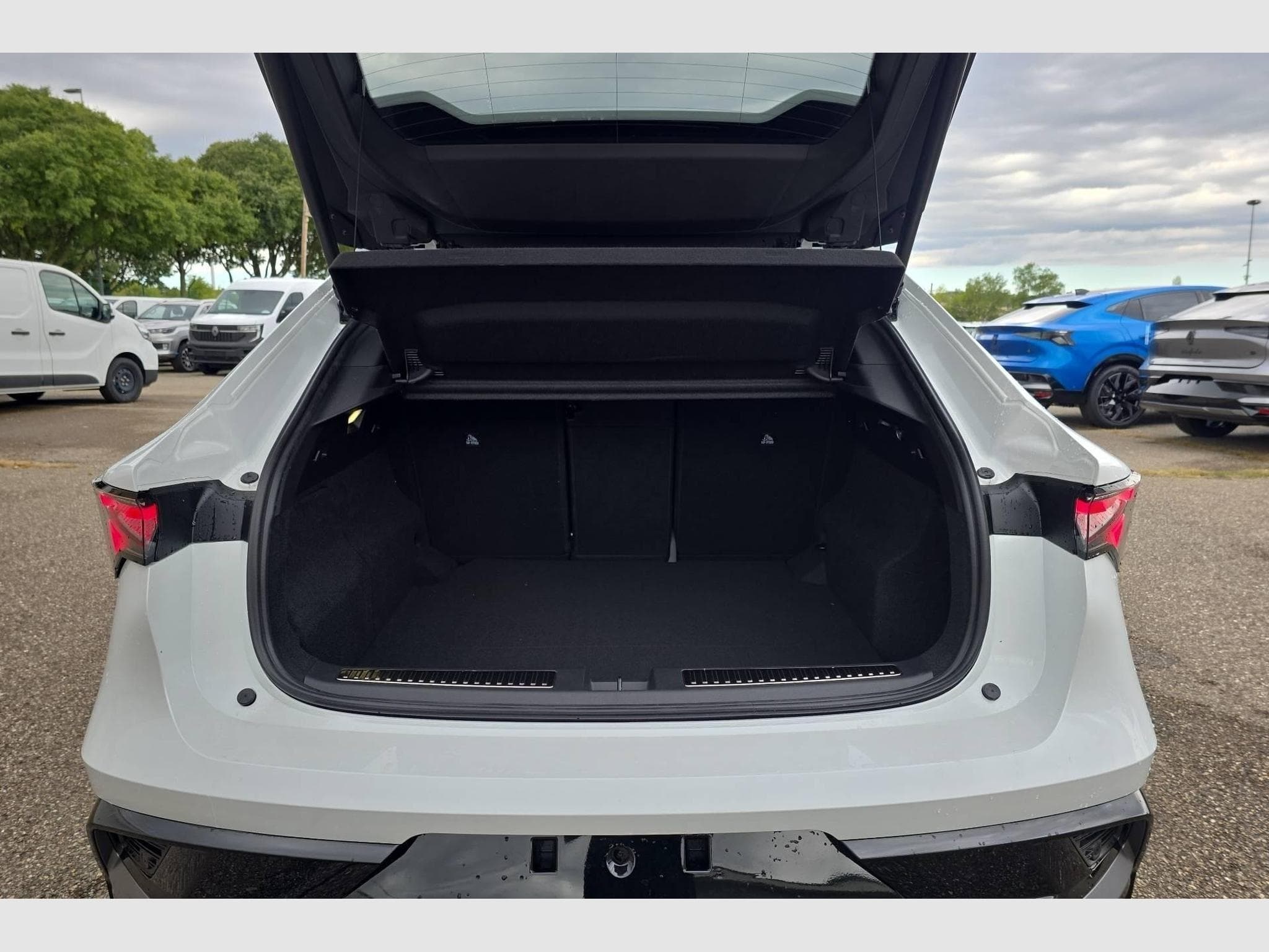Renault Rafale E-Tech full hybrid 200ch esprit Alpine (2026) - Foto 11