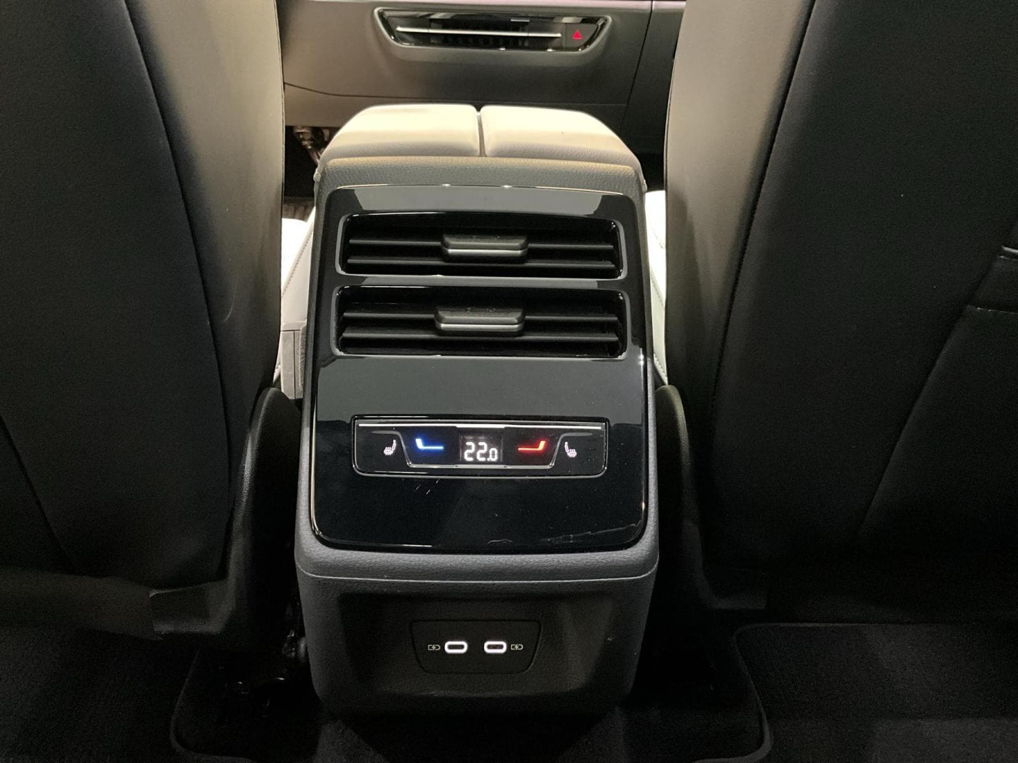 VW ID.7 77kWh+Pro+IQ-Drive+Pano+P.Confort+Wärme-P. (2025) - Foto 22