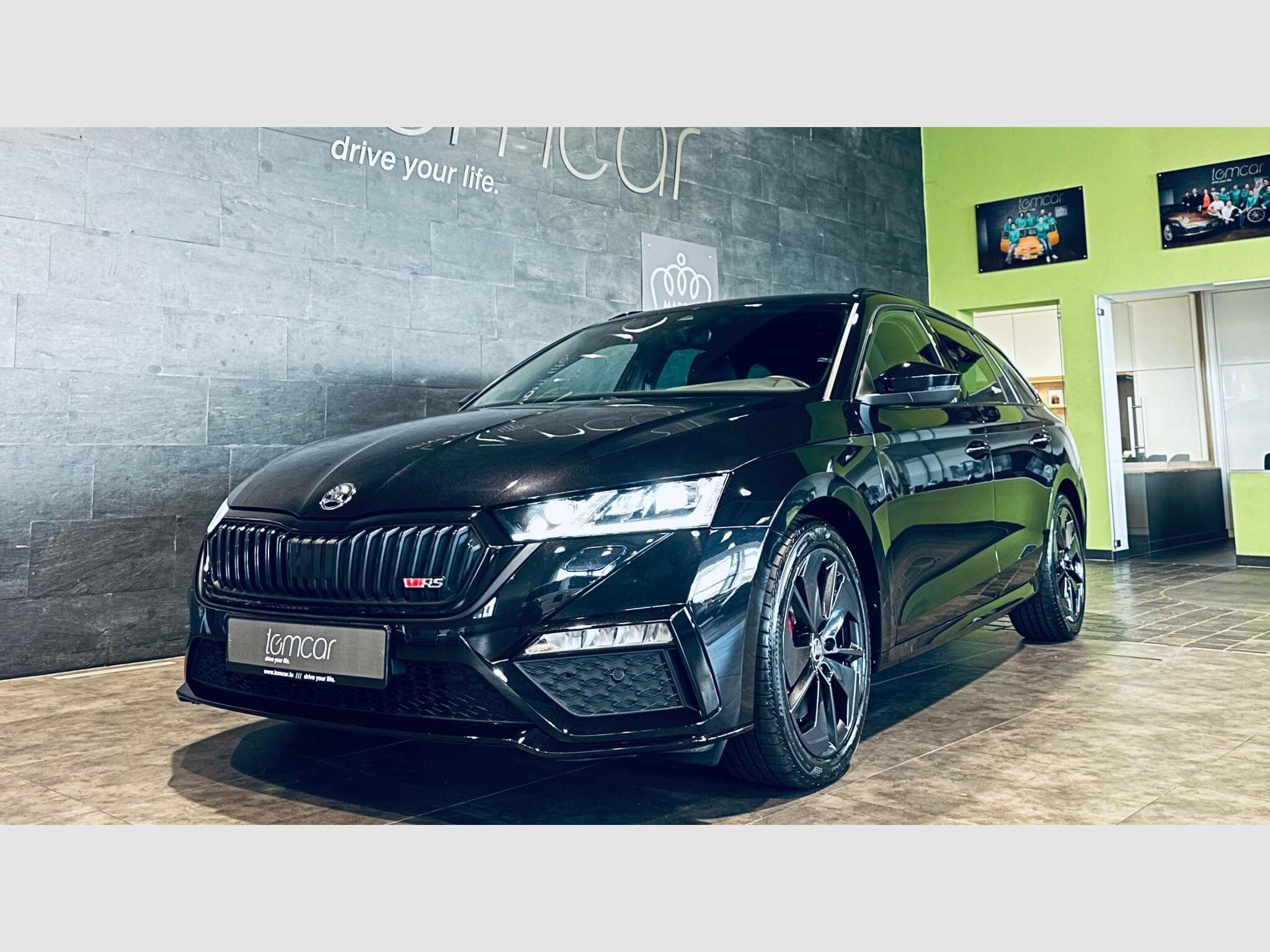 Skoda Octavia OCTAVIA RS BREAK TSI DSG (2024) - Photo 2