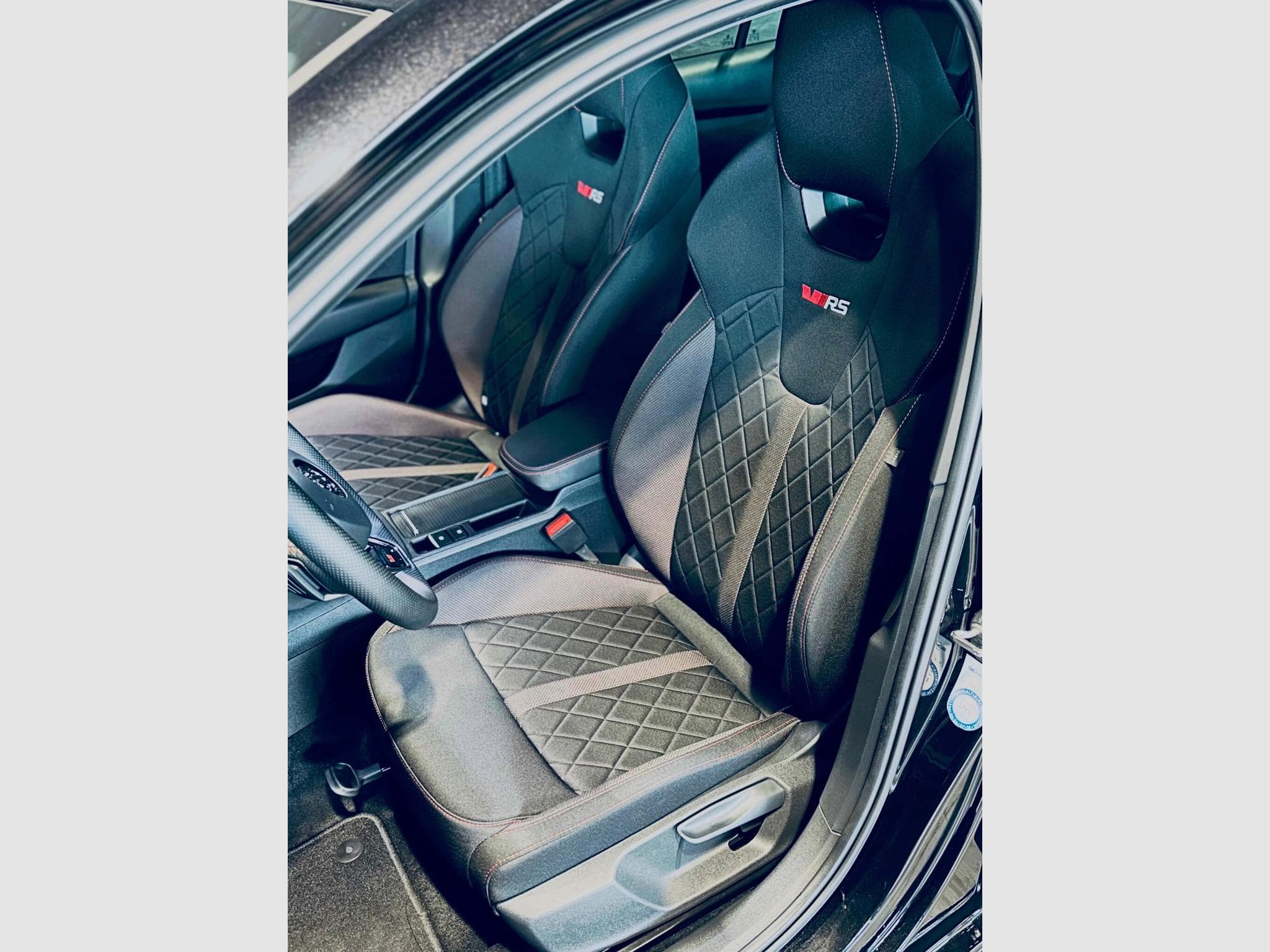 Skoda Octavia OCTAVIA RS BREAK TSI DSG (2024) - Photo 8