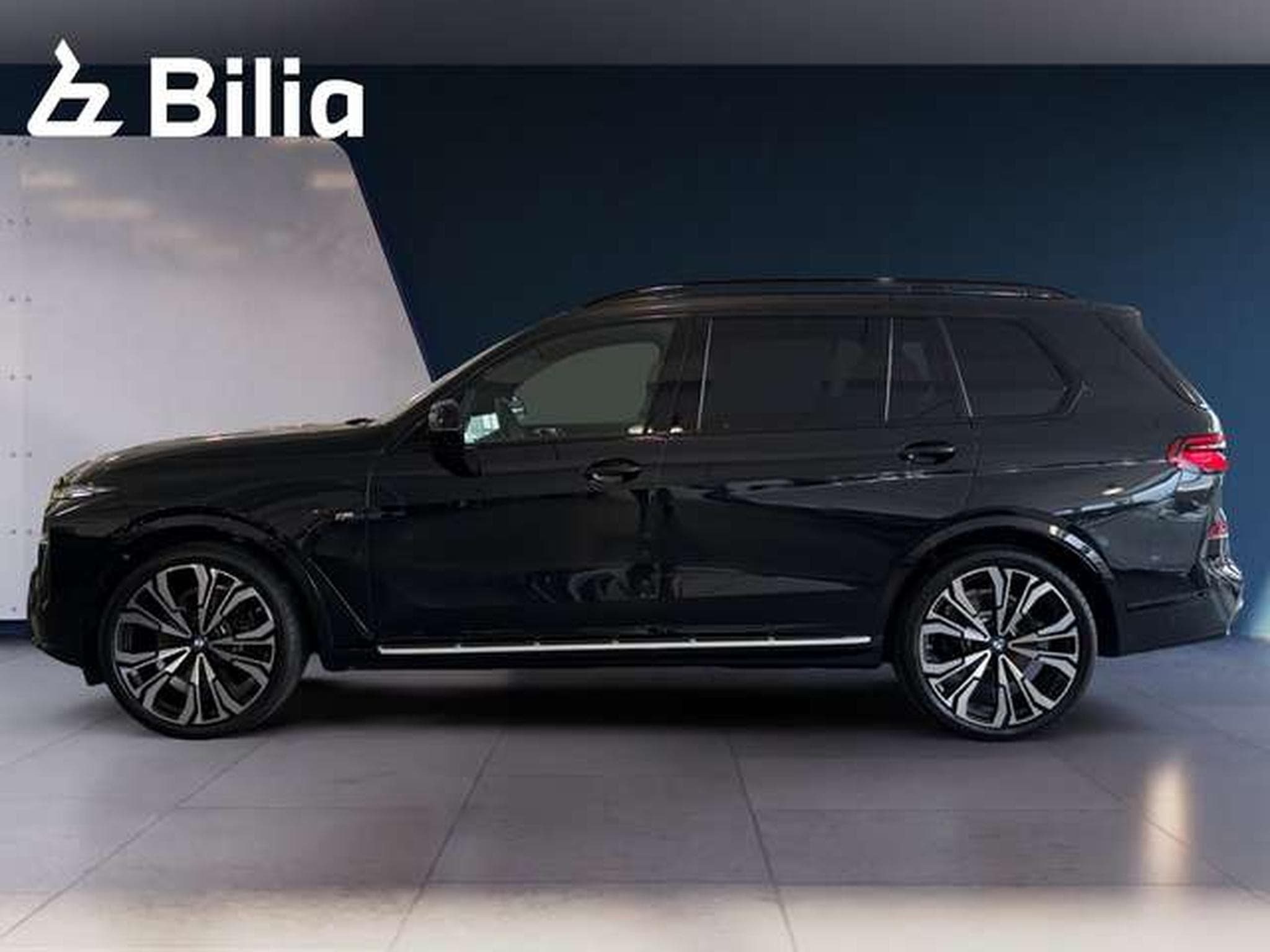 BMW X7 xDrive40d B&W Surround DAB RFK (2025) - Photo 12