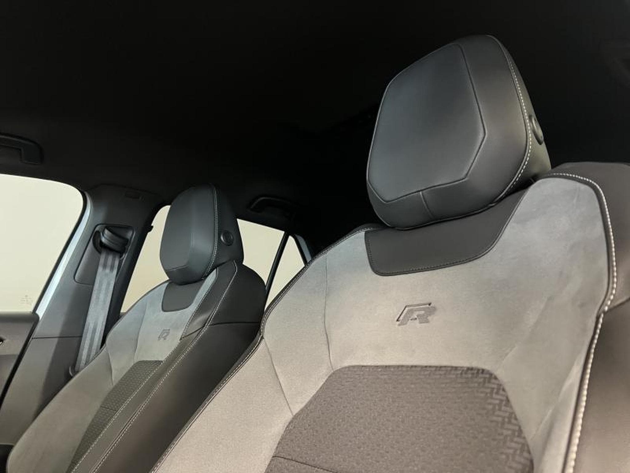 VW T-Roc R (2020) - Foto 16