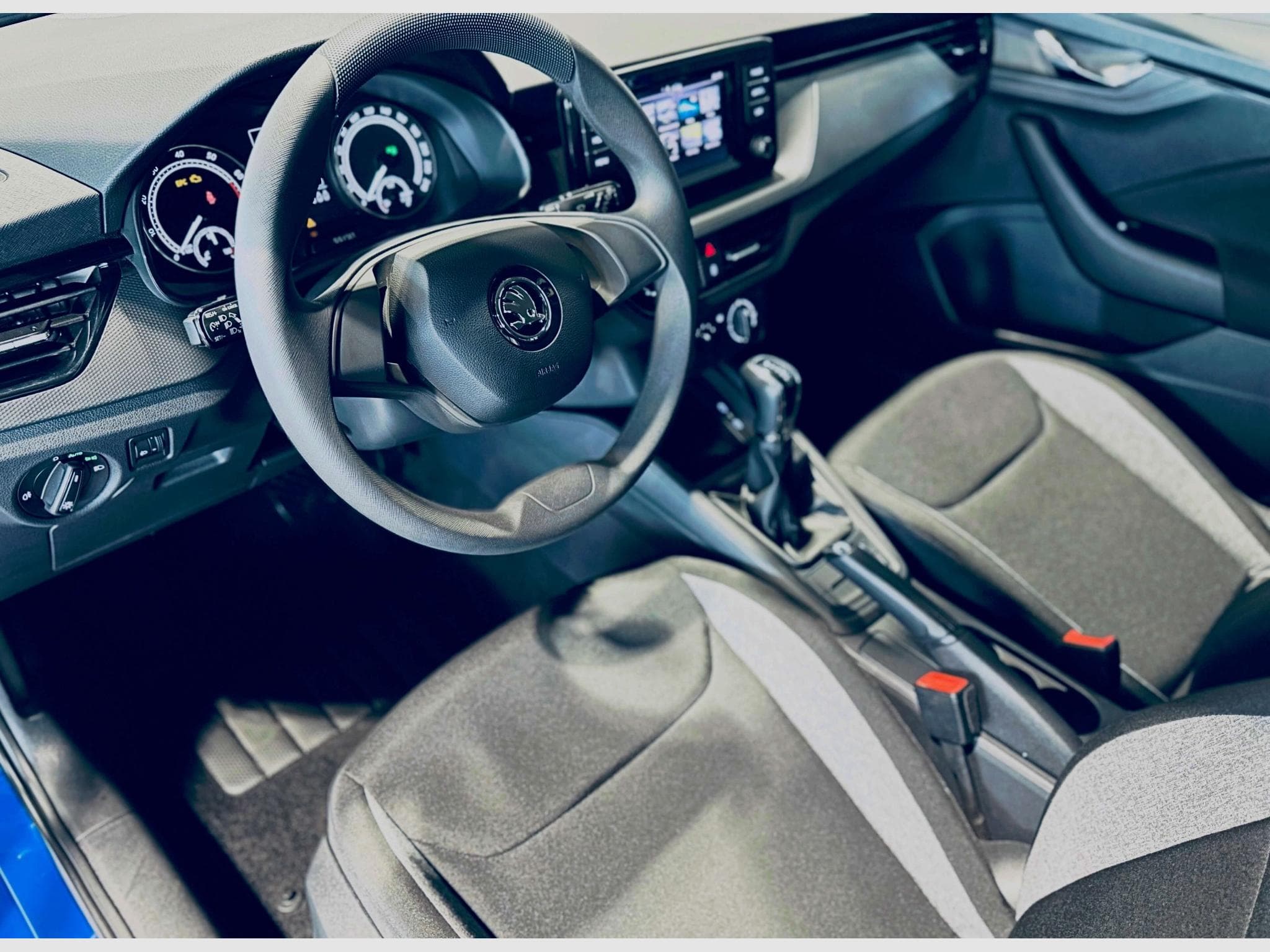 Skoda Kamiq KAMIQ ACTIVE TSI DSG (2023) - Photo 9