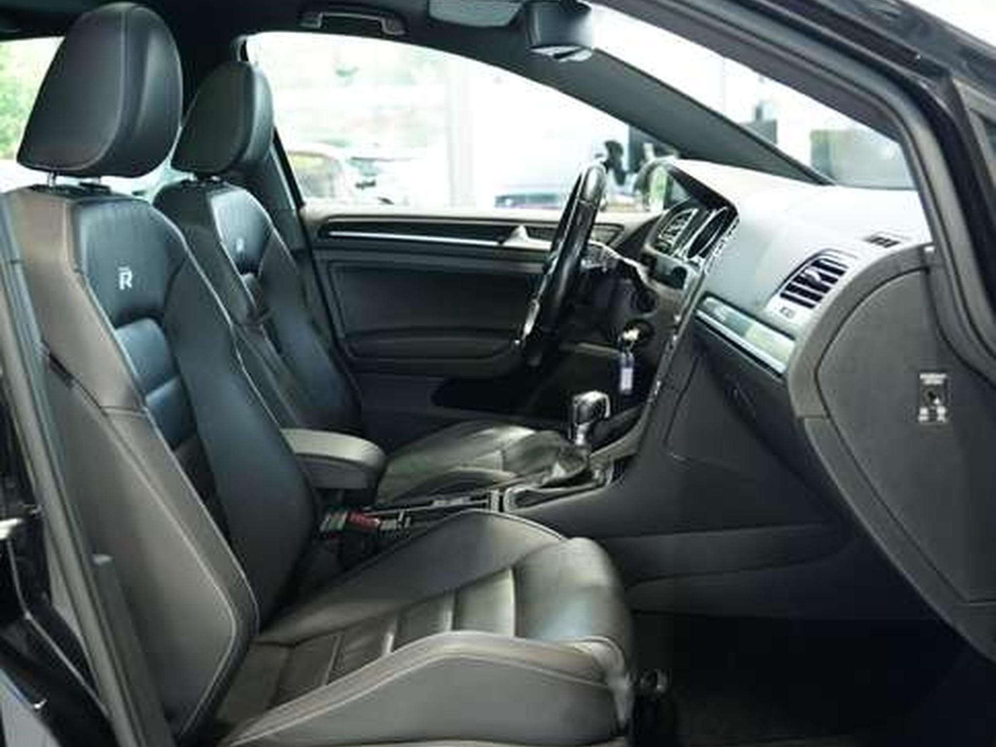 VW Golf R 4M DSG *19 *ABT *Navi *Leder *Pano (2015) - Foto 16