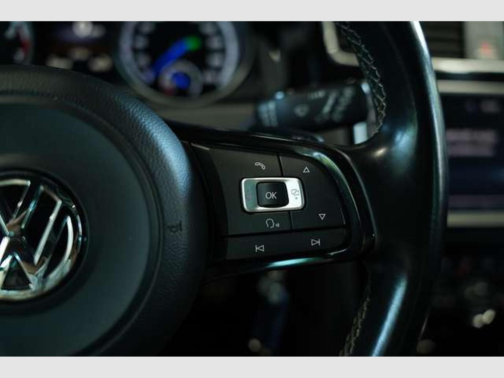VW Golf R 4M DSG *19 *ABT *Navi *Leder *Pano (2015) - Foto 32