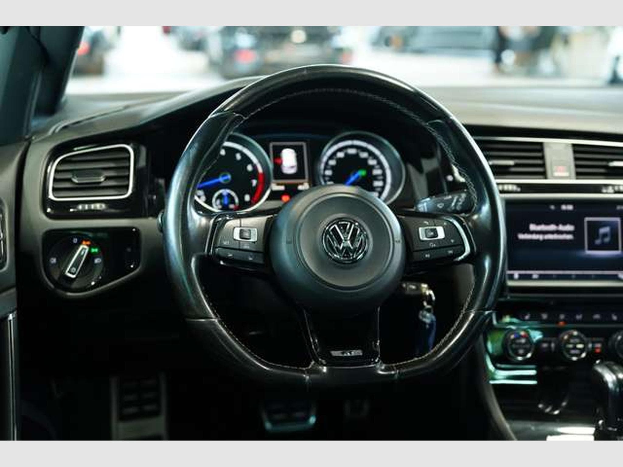 VW Golf R 4M DSG *19 *ABT *Navi *Leder *Pano (2015) - Foto 35