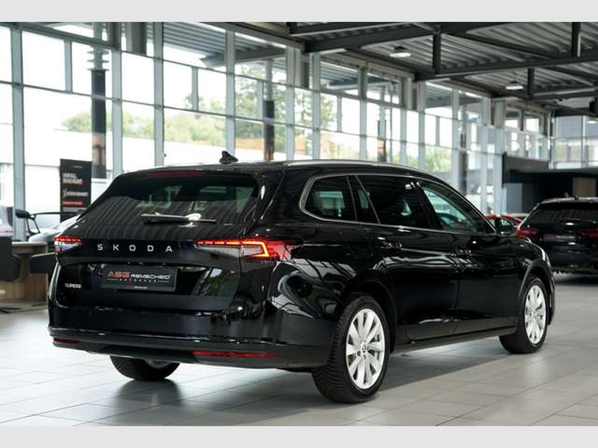 Skoda Superb 1.5 TSI DSG 2.Hand *Kamera *LED *Tempomat (2024) - Foto 7