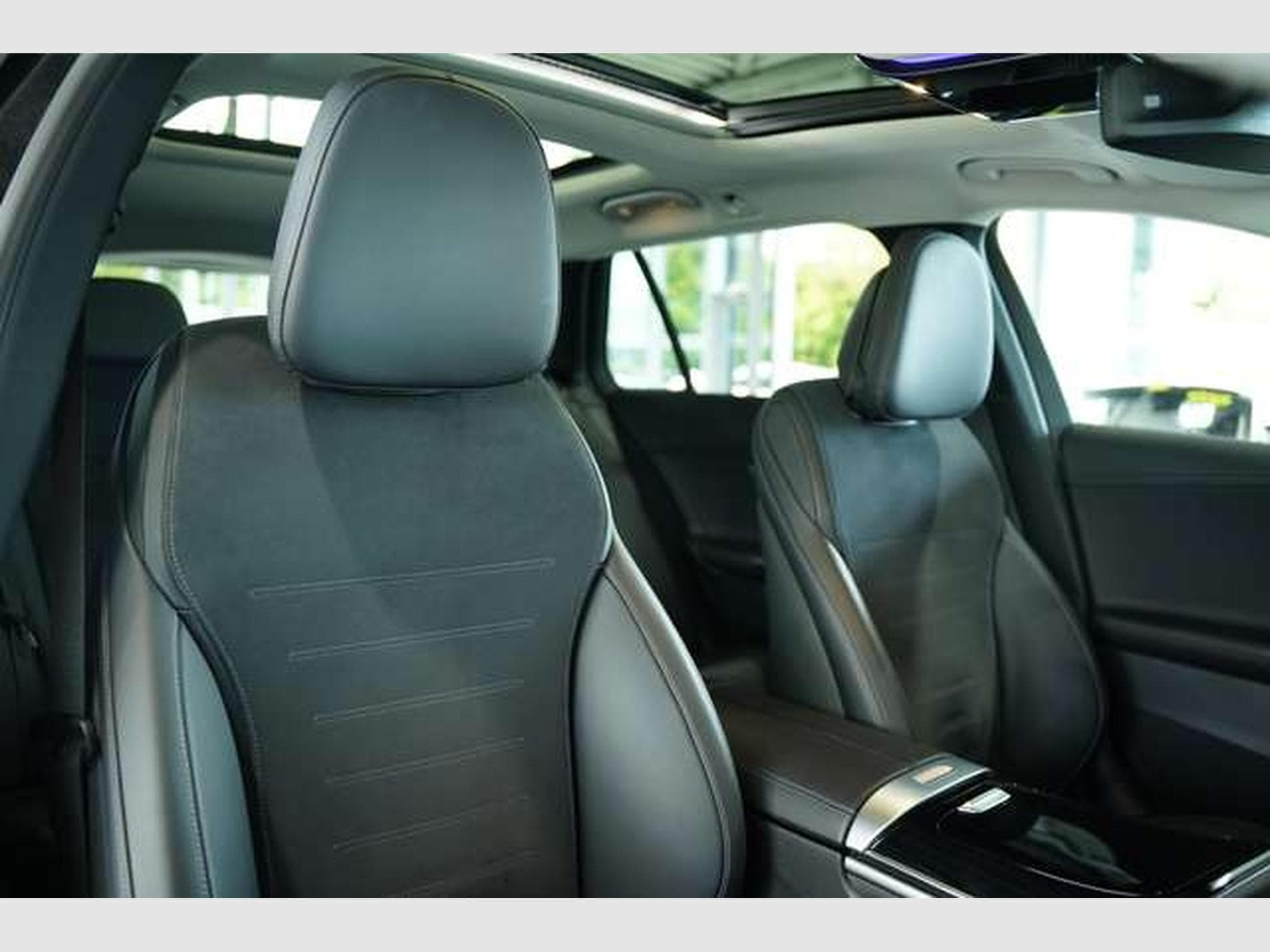 Mercedes C 200 T AMG Line 2.H *Pano*Night*AHK*Sportsitze (2023) - Foto 17