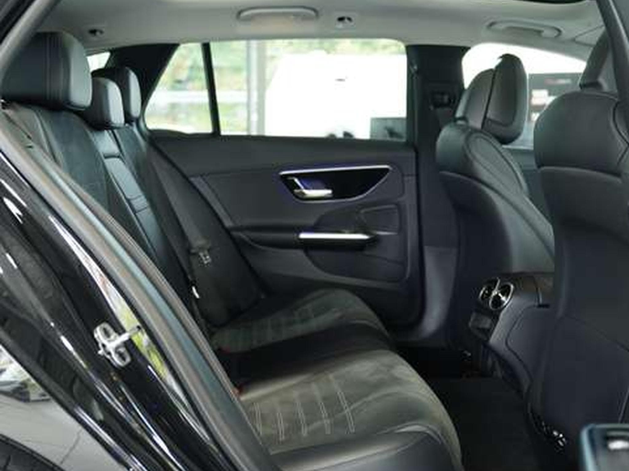 Mercedes C 200 T AMG Line 2.H *Pano*Night*AHK*Sportsitze (2023) - Foto 19