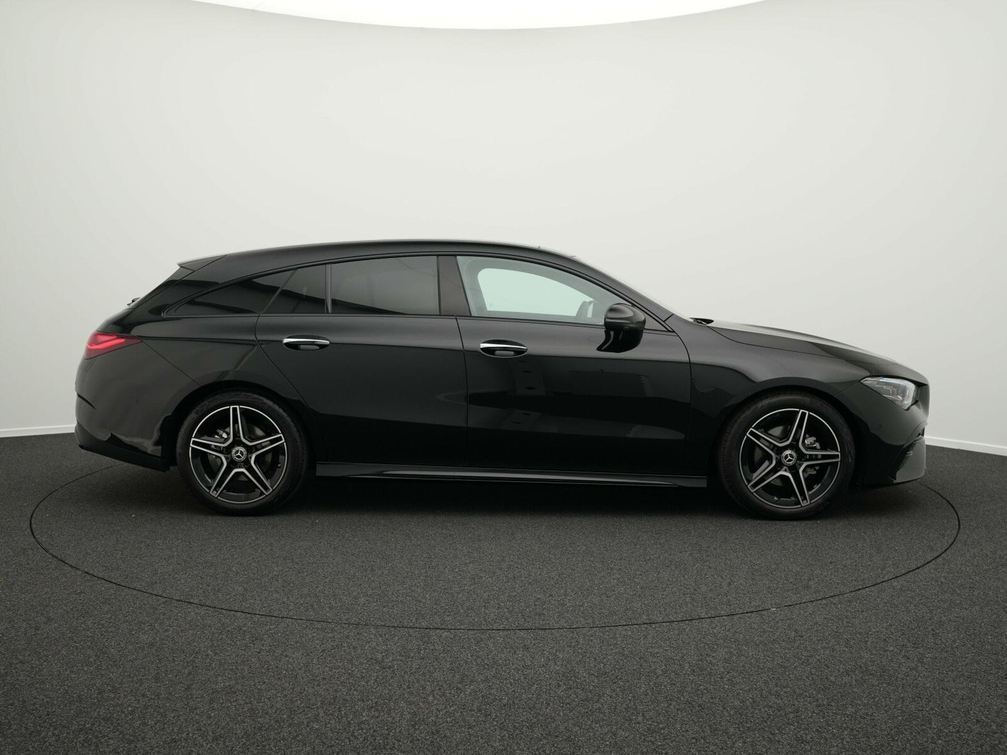 Mercedes CLA 180 AMG-Line Premium Plus (2025) - Photo 5