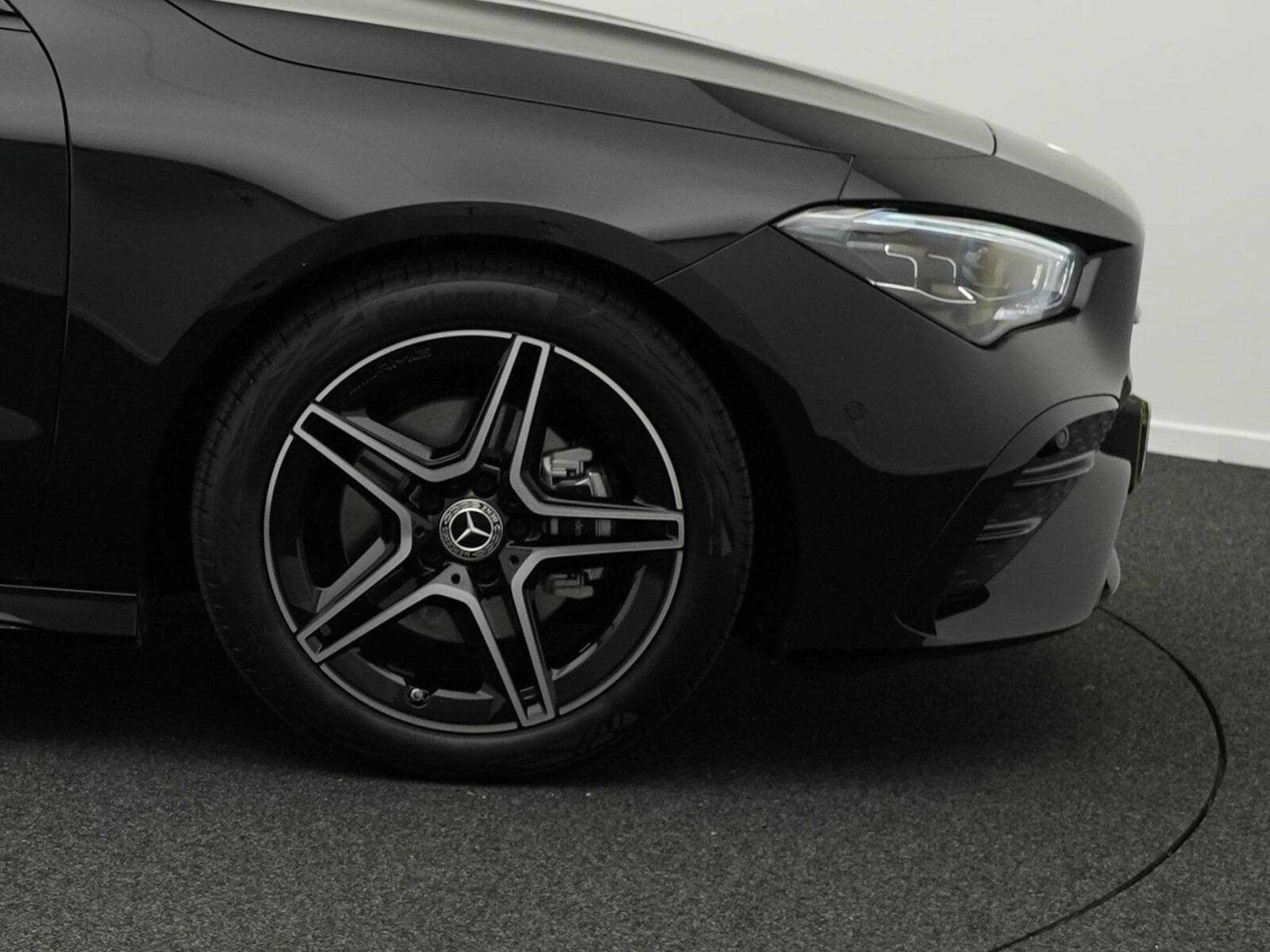 Mercedes CLA 180 AMG-Line Premium Plus (2025) - Photo 8