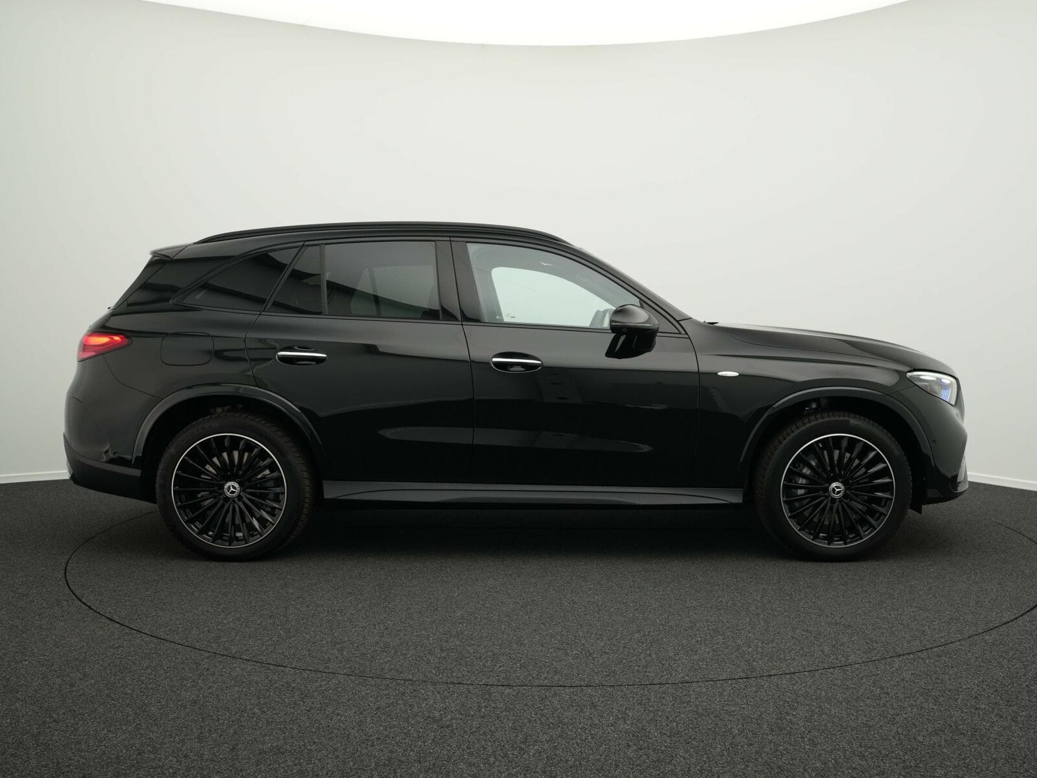 Mercedes GLC 300 de 4MATIC AMG-Line Premium (2025) - Photo 5
