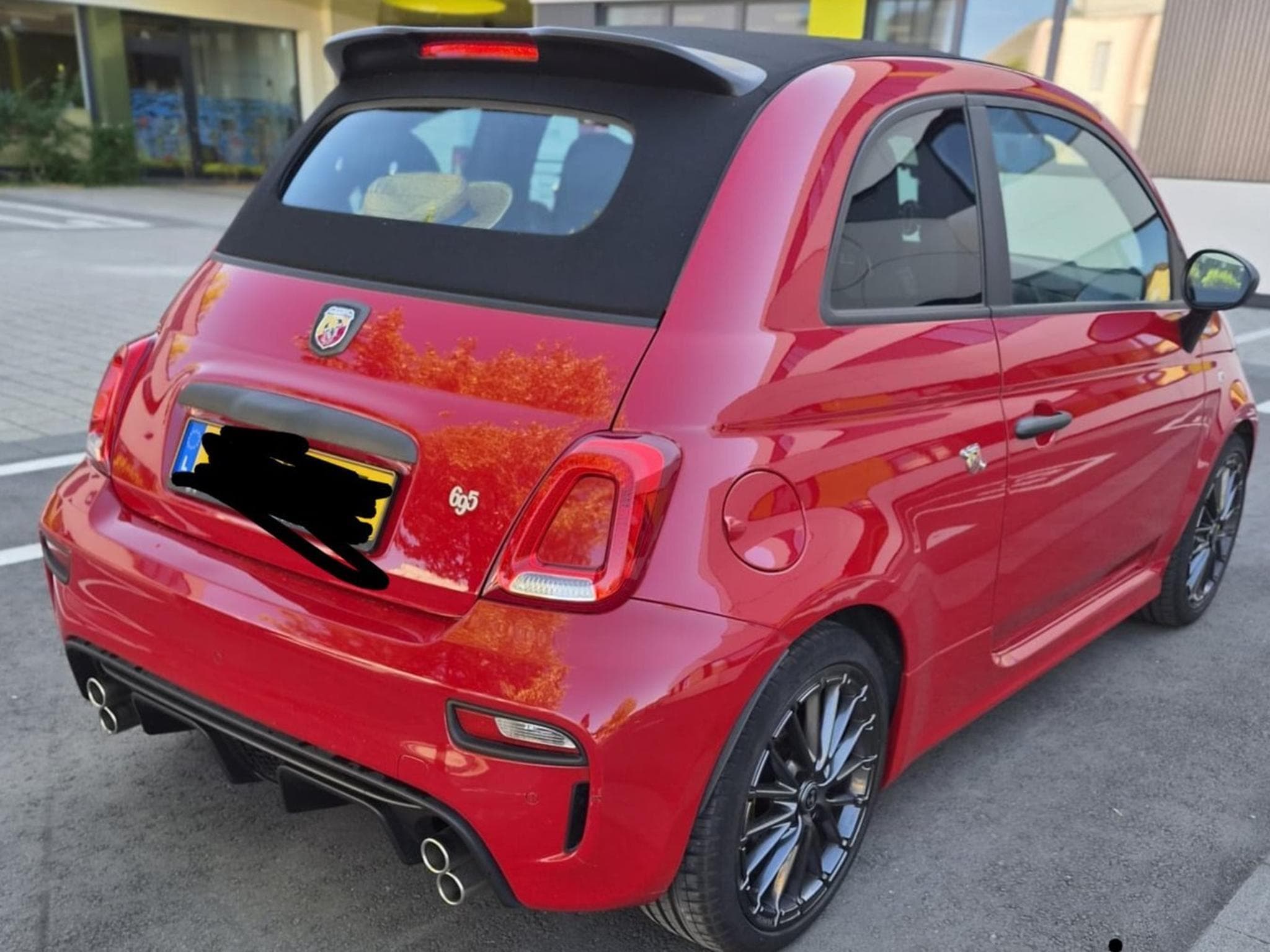 Fiat 500 Abarth 695 c (2024) - Foto 2