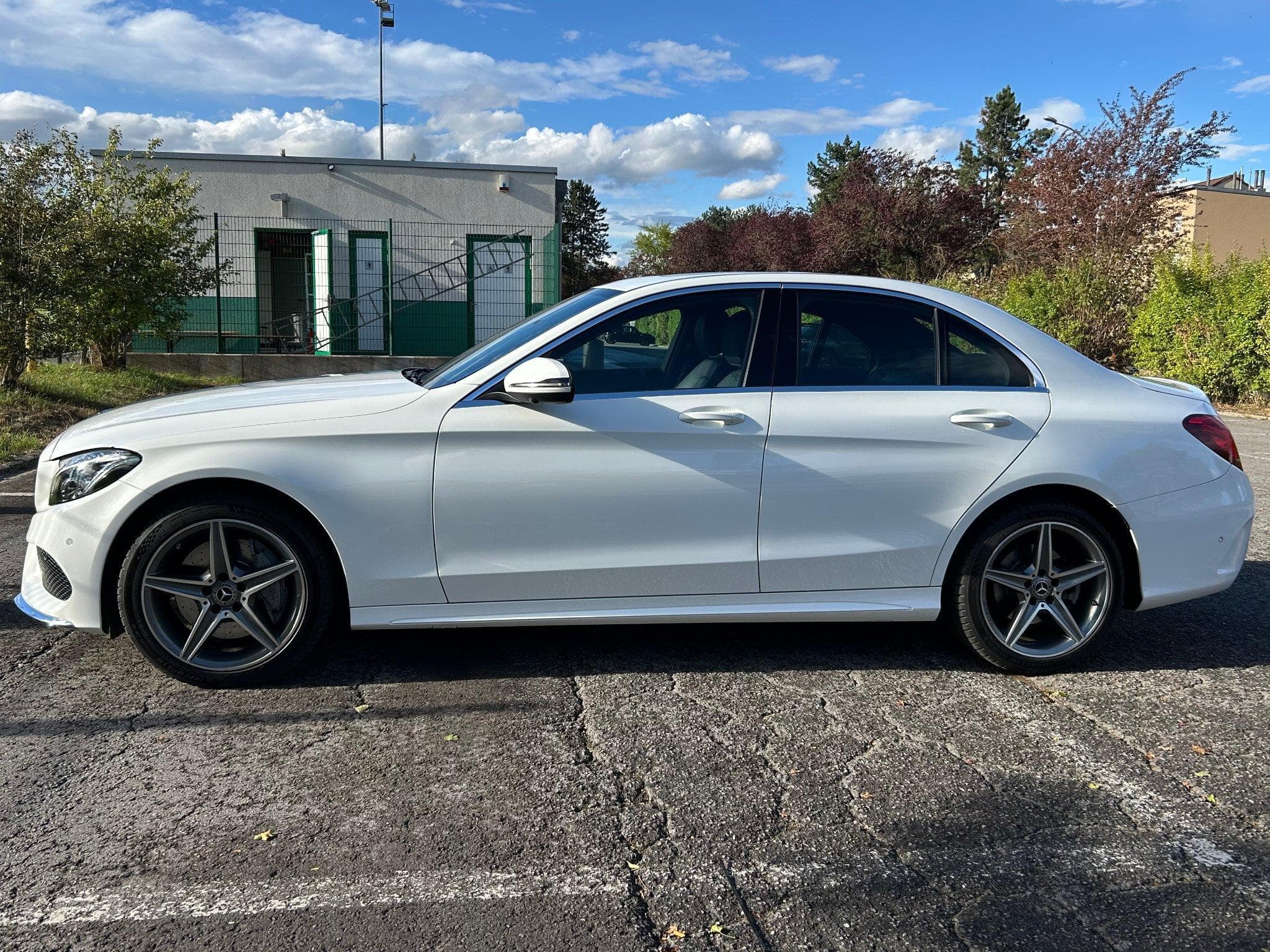 Mercedes C 400 4MATIC AMG DISTRO 360° LED BURM HUD SD (2018) - Foto 3
