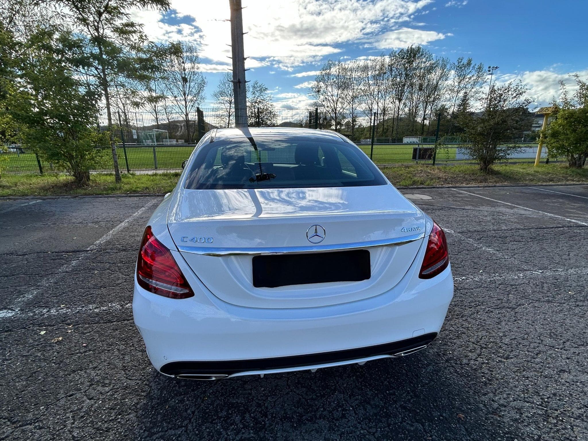 Mercedes C 400 4MATIC AMG DISTRO 360° LED BURM HUD SD (2018) - Foto 4