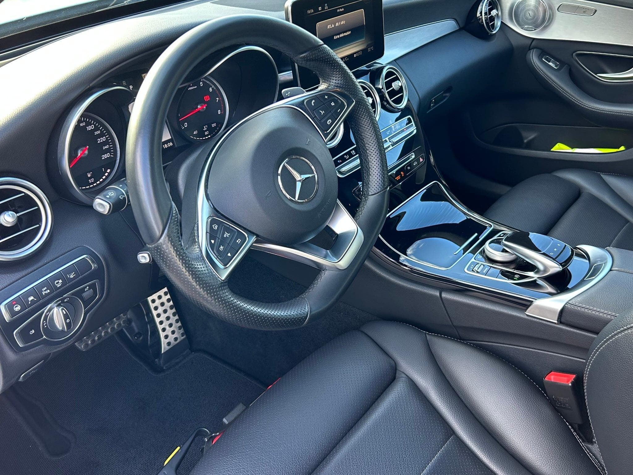 Mercedes C 400 4MATIC AMG DISTRO 360° LED BURM HUD SD (2018) - Foto 5