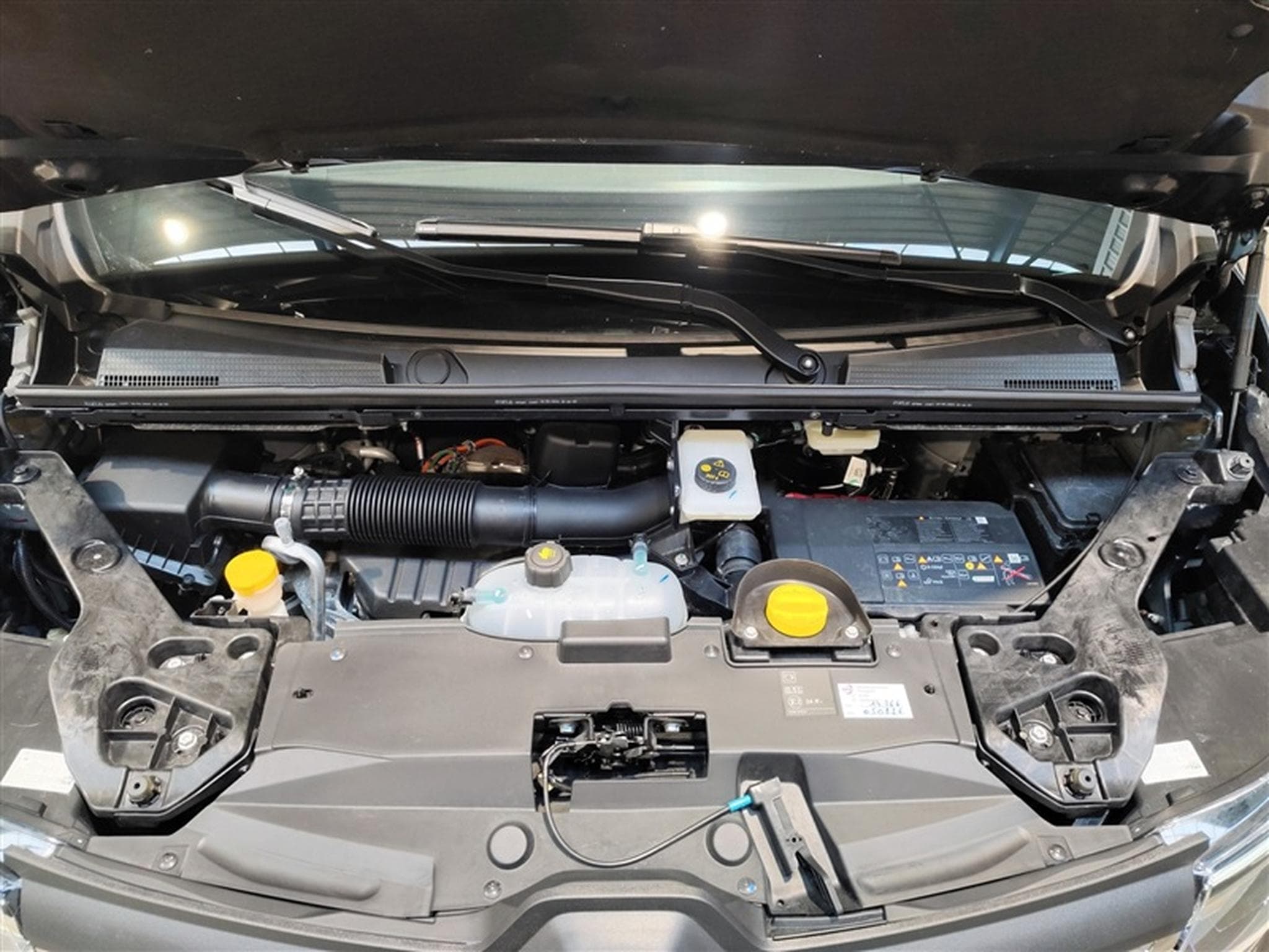 Renault Trafic 2.0 BluedCi 150cv L2 Equilibre  9pl. (2024) - Foto 18