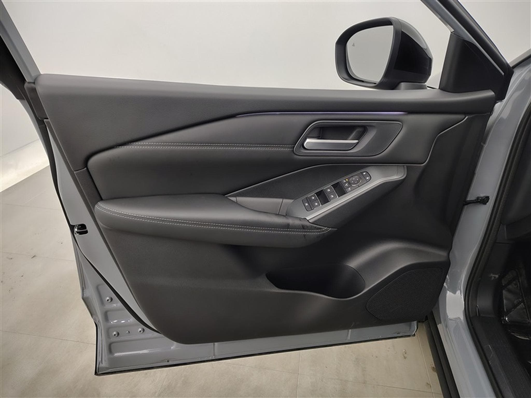 Nissan Qashqai 1.3 DIG-T MHEV X-Tronic N-Connecta CARPLAY / FULL LED / CAM (2026) - Photo 17