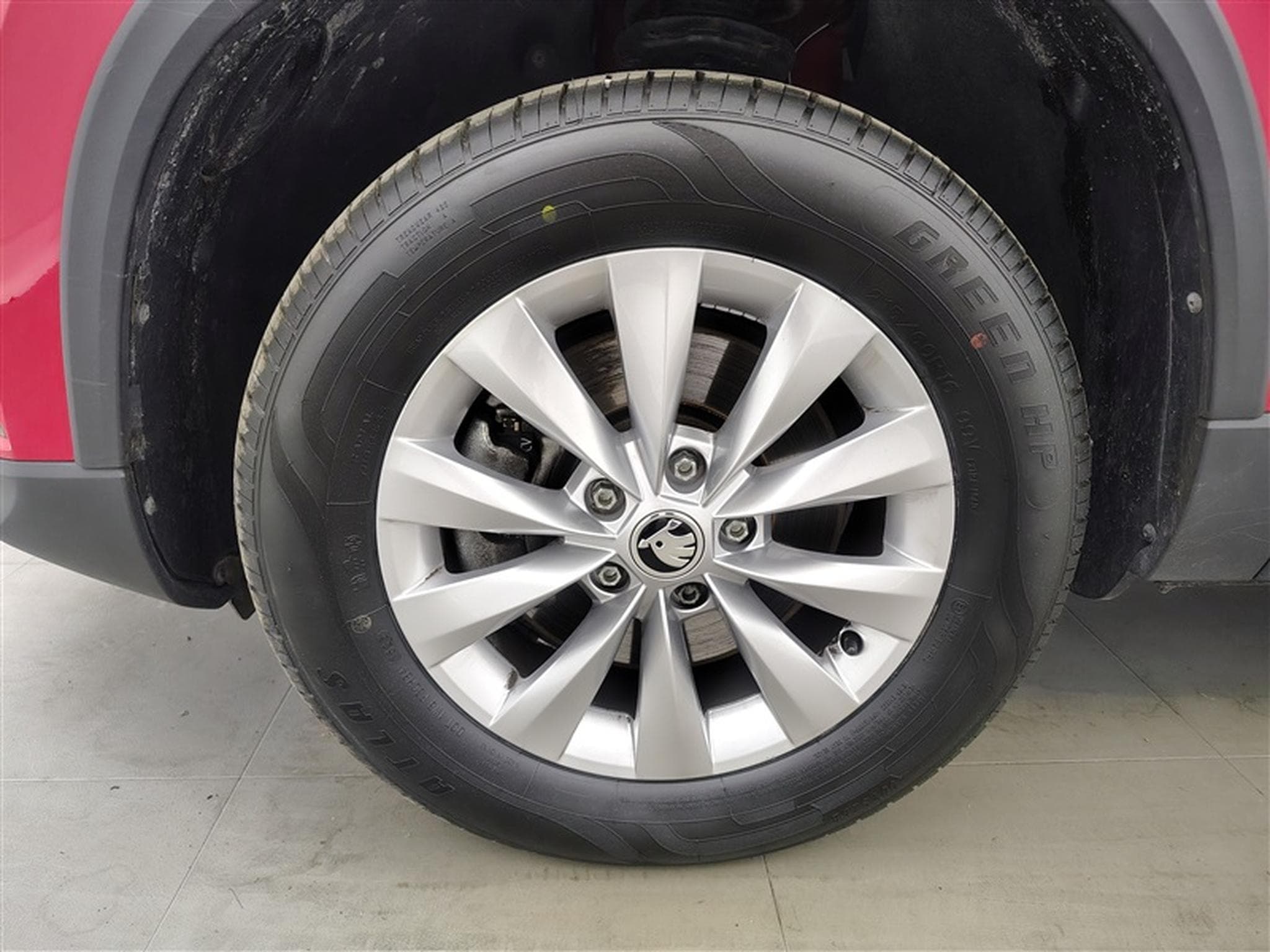 Skoda Karoq 1.5 TSi DSG CAMERA/GPS/CARPLAY (2024) - Foto 6
