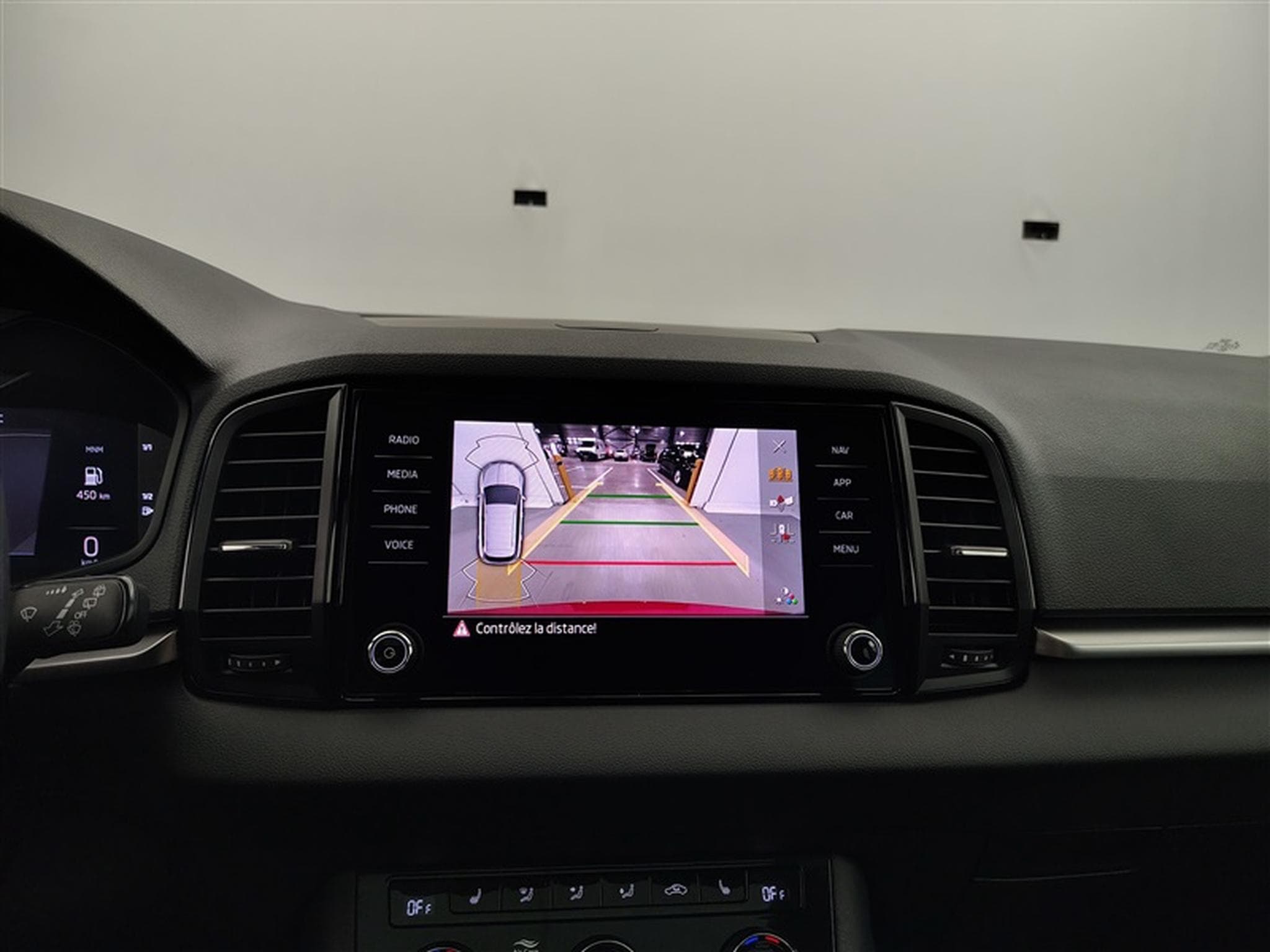 Skoda Karoq 1.5 TSi DSG CAMERA/GPS/CARPLAY (2024) - Foto 18