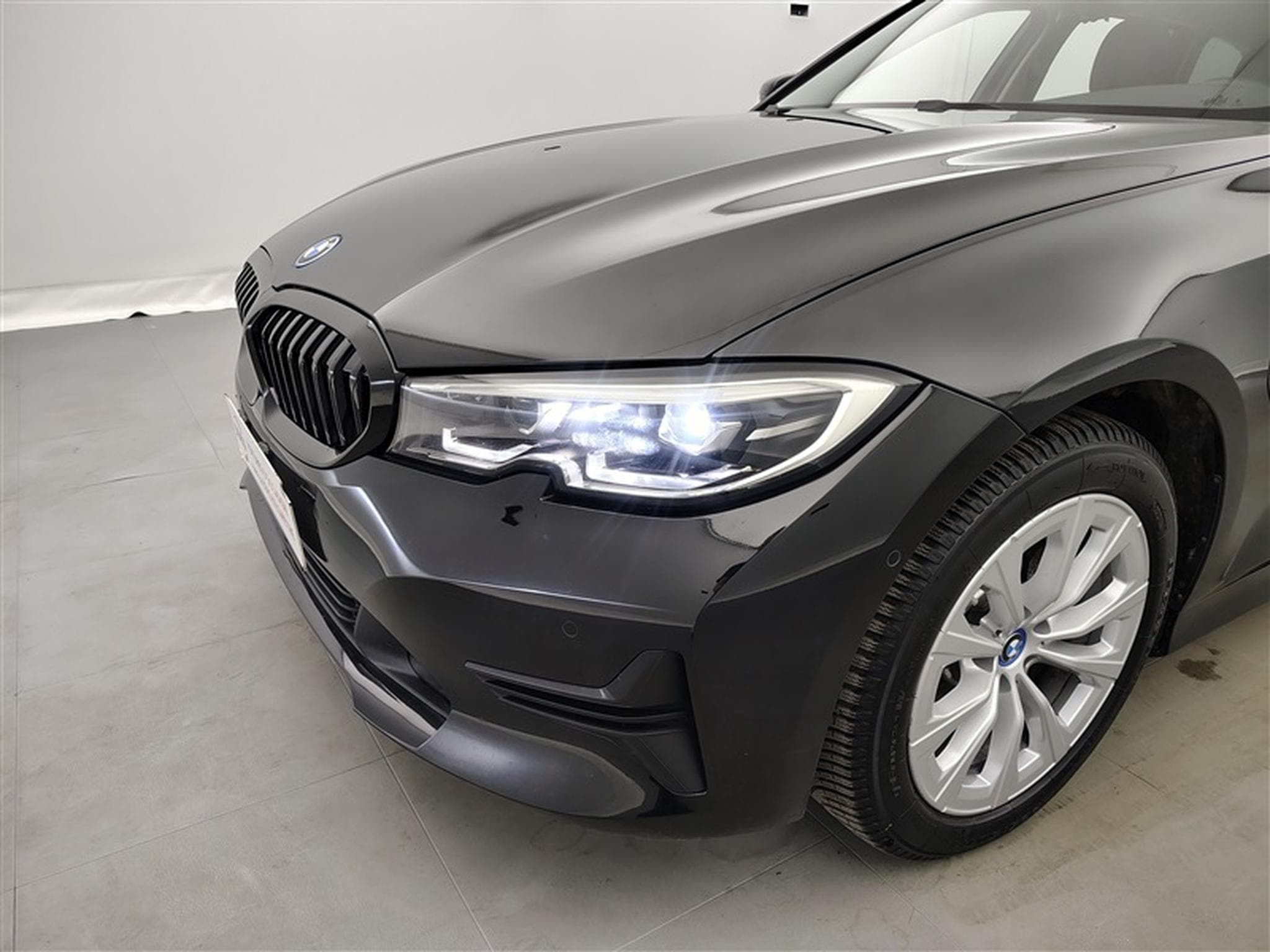 BMW 320 320eA PHEV CUIR/NAVI/FULL LED/TO PANO/JA1 (2022) - Foto 15