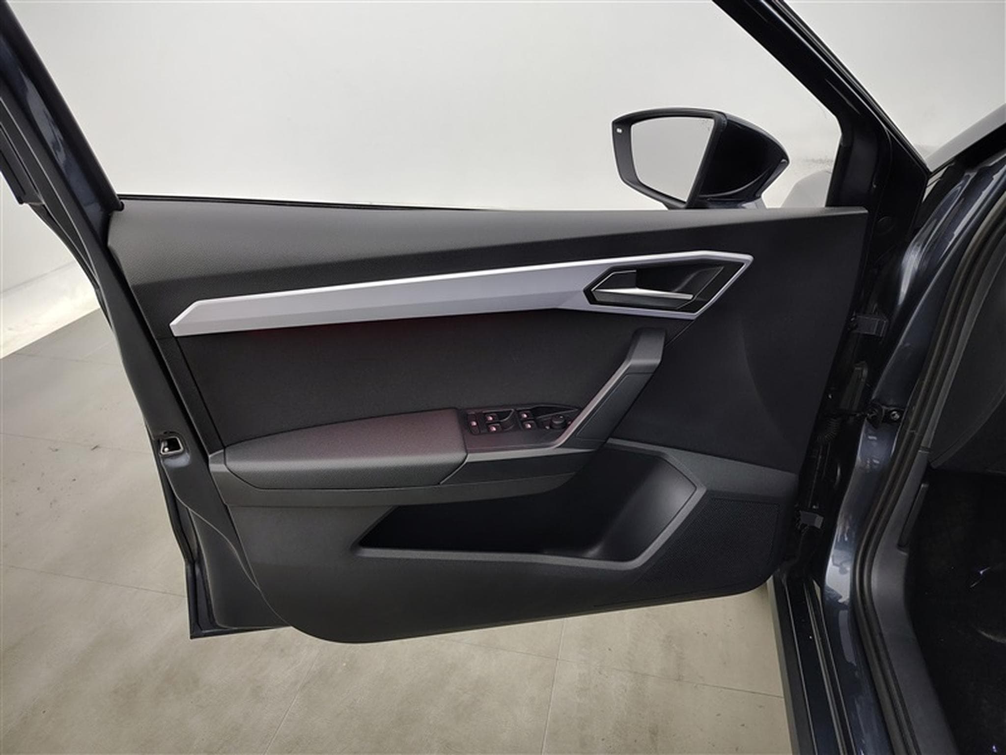 Seat Arona 1.0 TSI FR DSG NAVI / FULL LED / CARPLAY (2024) - Foto 17