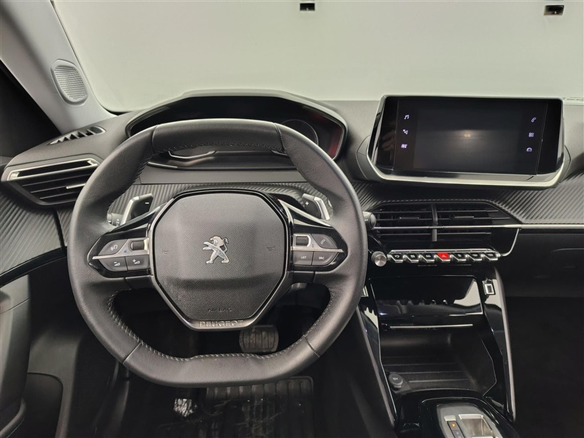 Peugeot 2008 1.2 PureTech Allure Pack EAT8 NAVI / S-CUIR / FULL LED (2022) - Foto 9