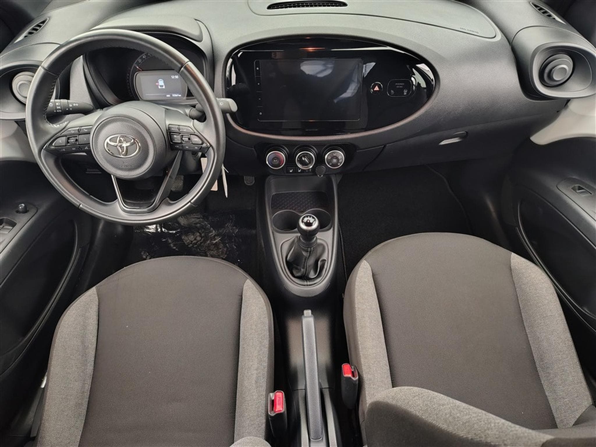 Toyota Aygo 1.0i VVT-i Play CARPLAY / CAMERA (2024) - Photo 8