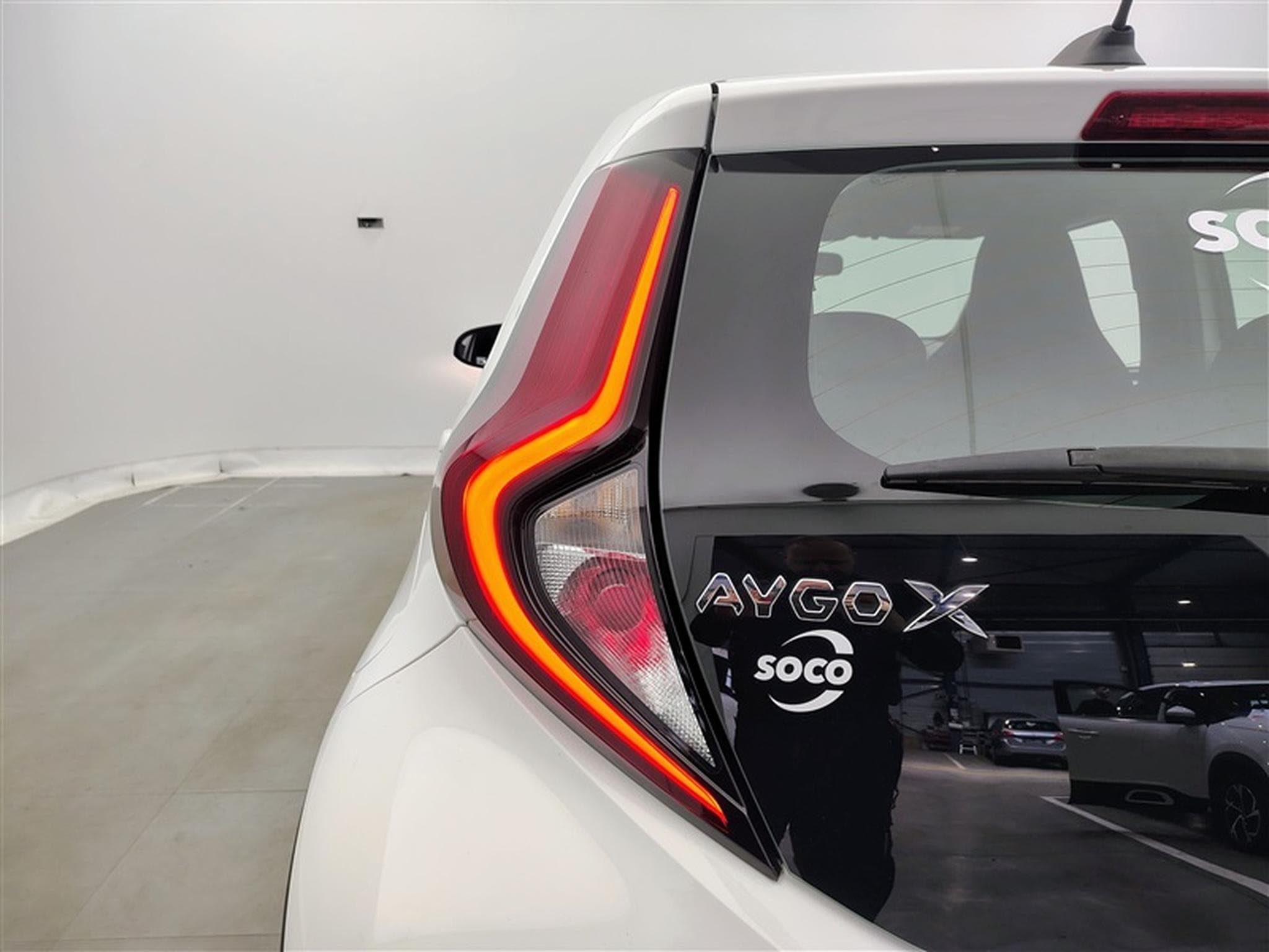 Toyota Aygo 1.0i VVT-i Play CARPLAY / CAMERA (2024) - Photo 16