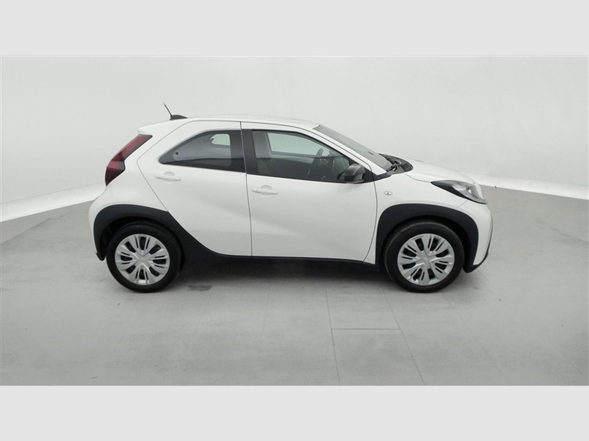 Toyota Aygo 1.0i VVT-i Play CARPLAY / CAMERA (2024) - Photo 24