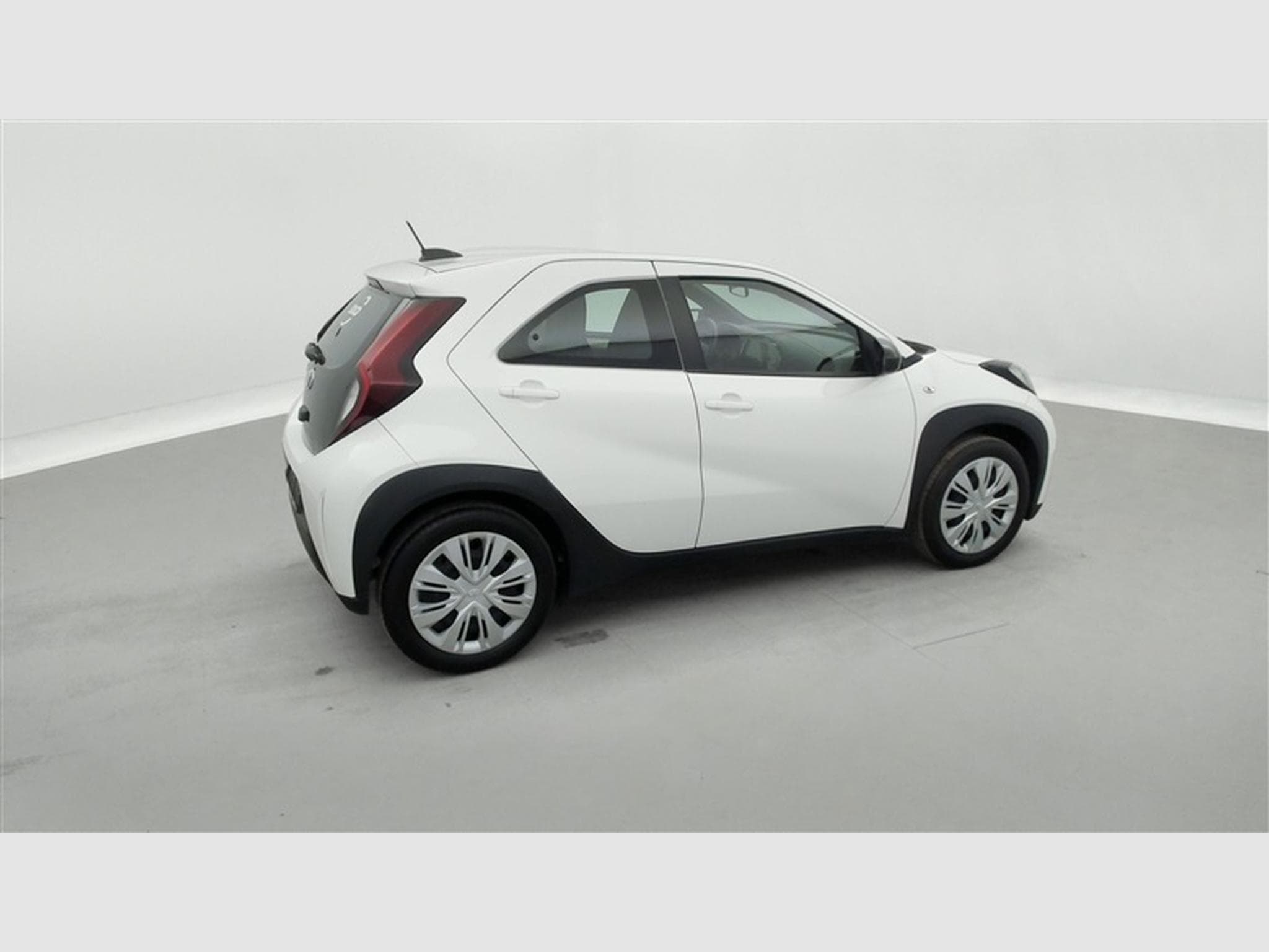 Toyota Aygo 1.0i VVT-i Play CARPLAY / CAMERA (2024) - Photo 25
