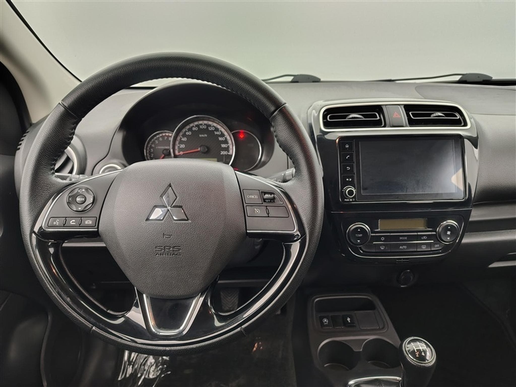 Mitsubishi Space Star 1.2 MiVEC RedLine Edition CARPLAY / CLIM AUTO / JA 15" (2024) - Foto 9