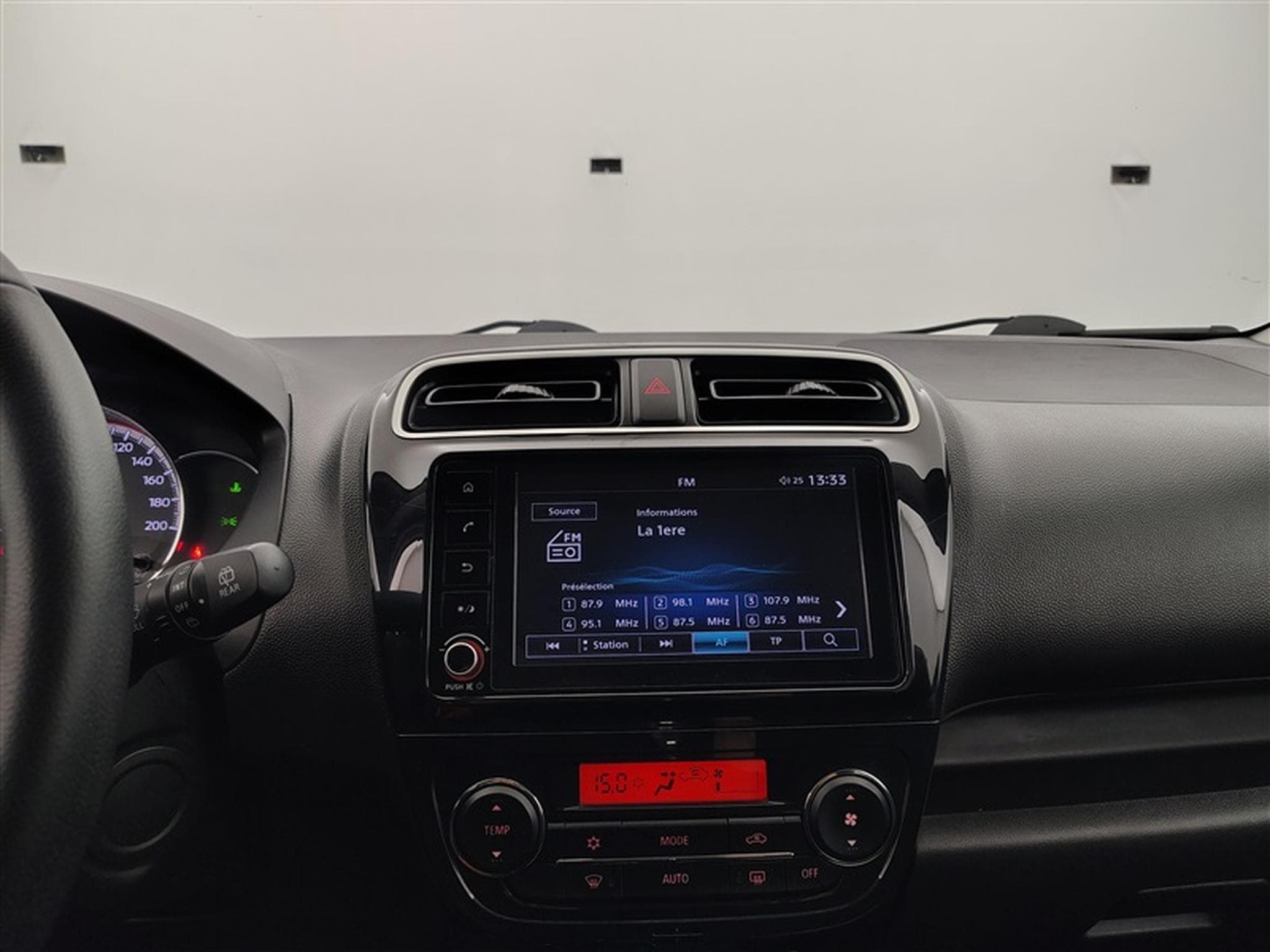 Mitsubishi Space Star 1.2 MiVEC RedLine Edition CARPLAY / CLIM AUTO / JA 15" (2024) - Foto 11