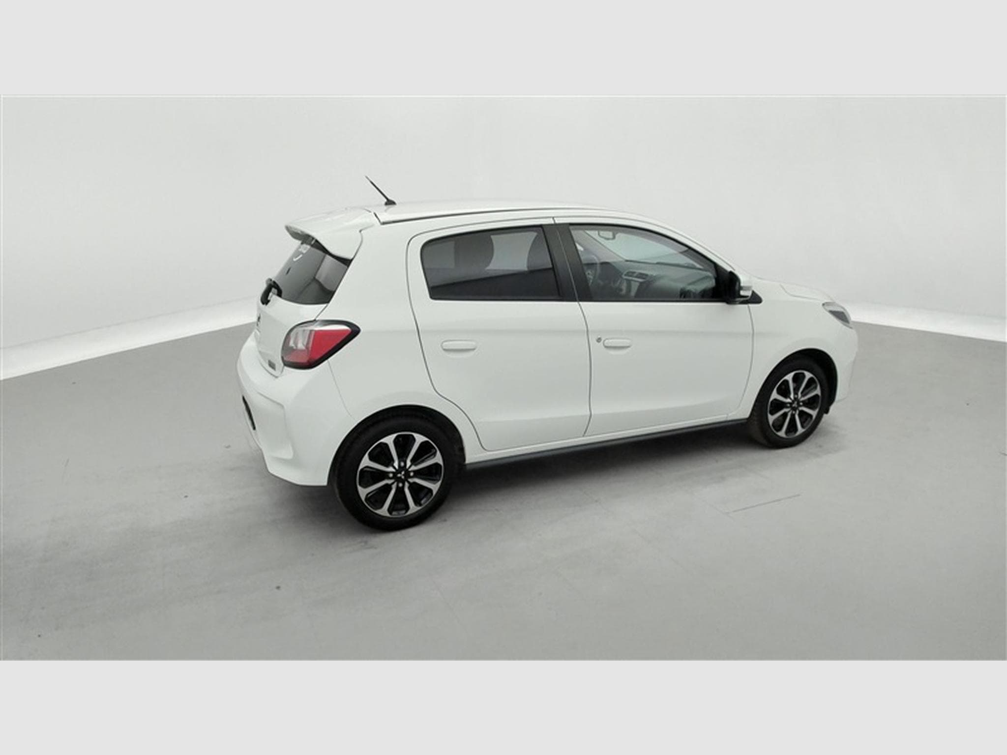 Mitsubishi Space Star 1.2 MiVEC RedLine Edition CARPLAY / CLIM AUTO / JA 15" (2024) - Foto 23