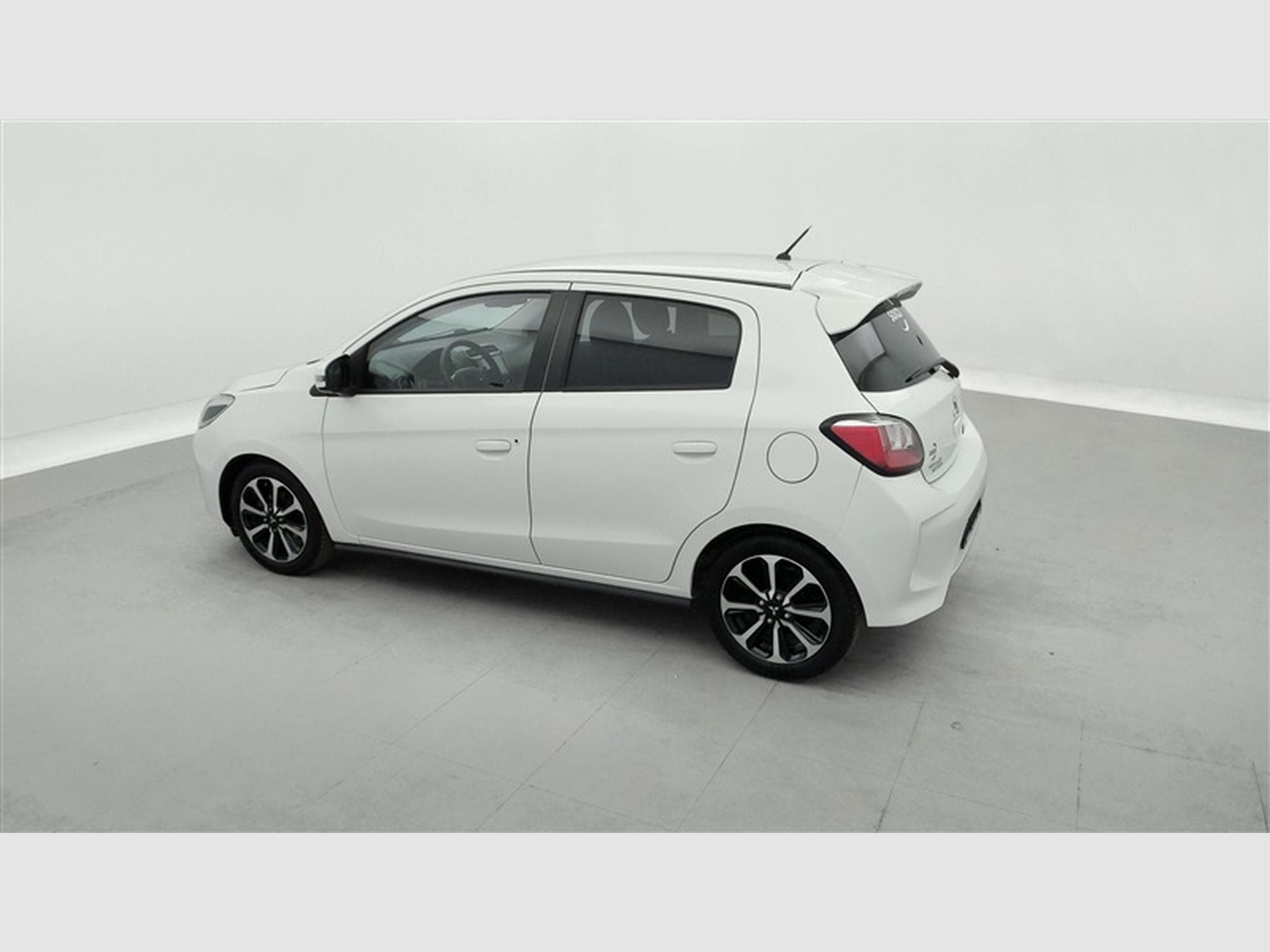 Mitsubishi Space Star 1.2 MiVEC RedLine Edition CARPLAY / CLIM AUTO / JA 15" (2024) - Foto 25