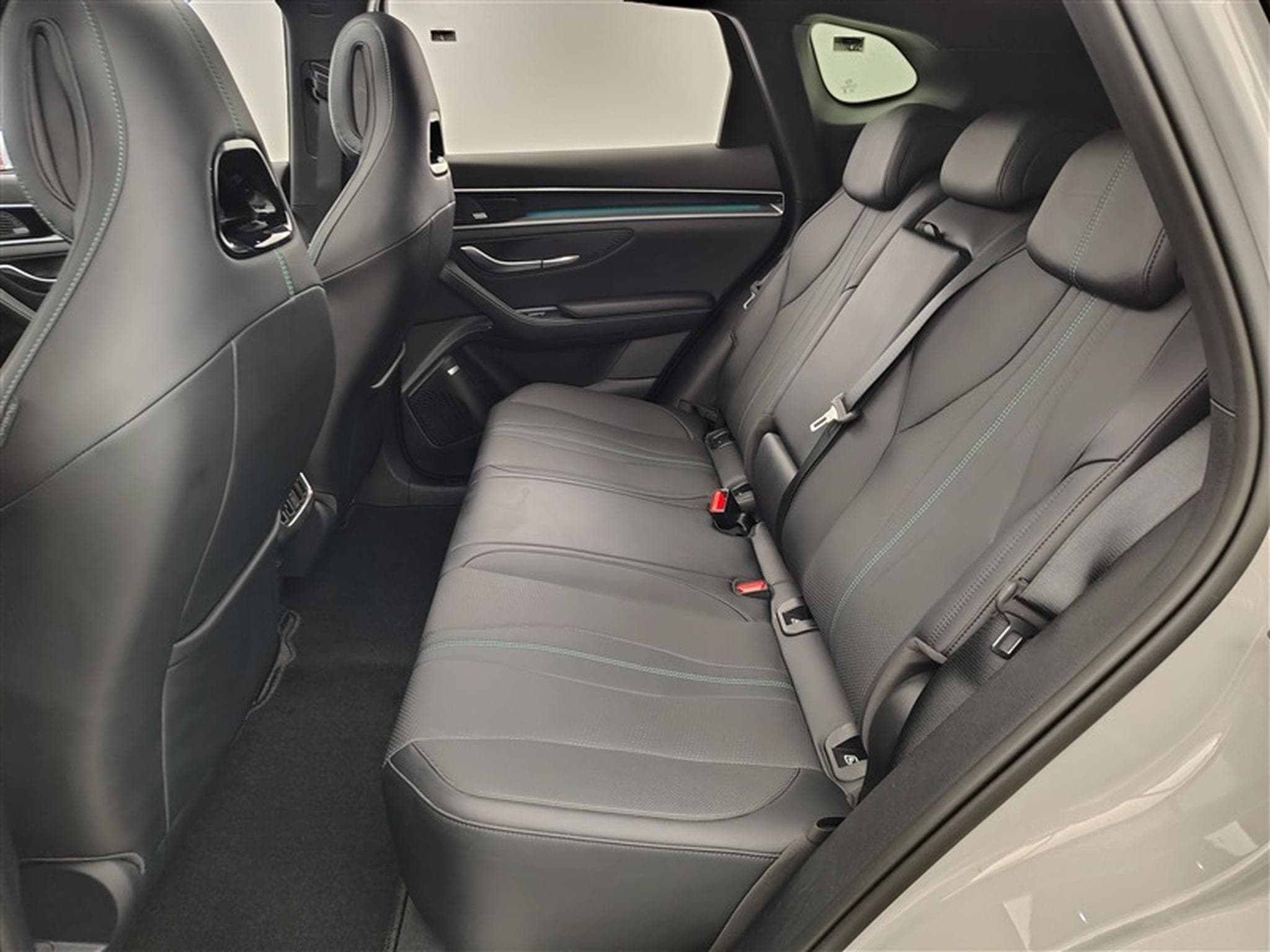 BYD Seal U 1.5 DM-I 218Cv PHEV Boost CUIR / NAVI / TO PANO (2025) - Photo 13