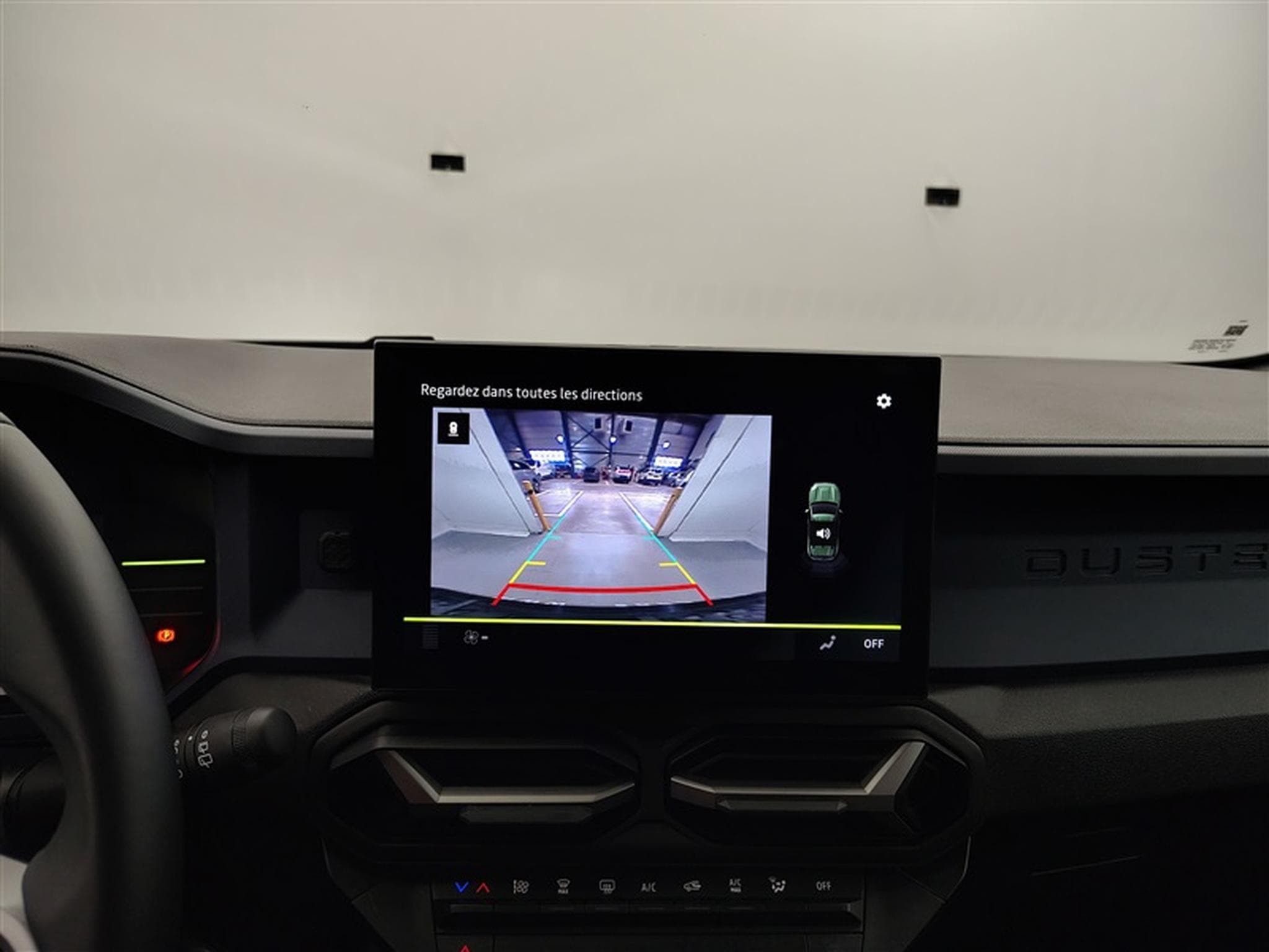 Dacia Duster 1.6 Hybrid EDC CARPLAY / CLIM / FULL LED (2025) - Photo 17