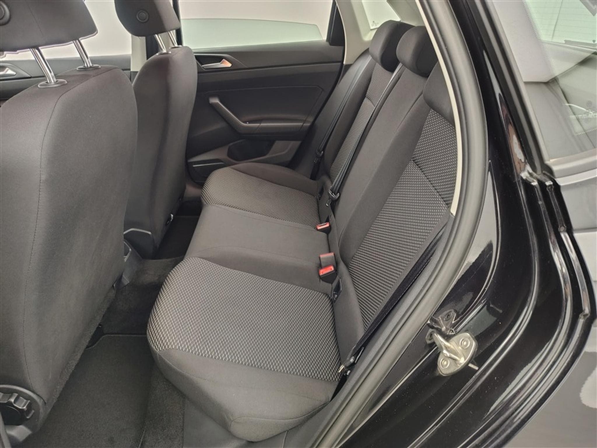 VW Polo 1.0 MPI Carplay / Led / PDC av+ar (2024) - Photo 13