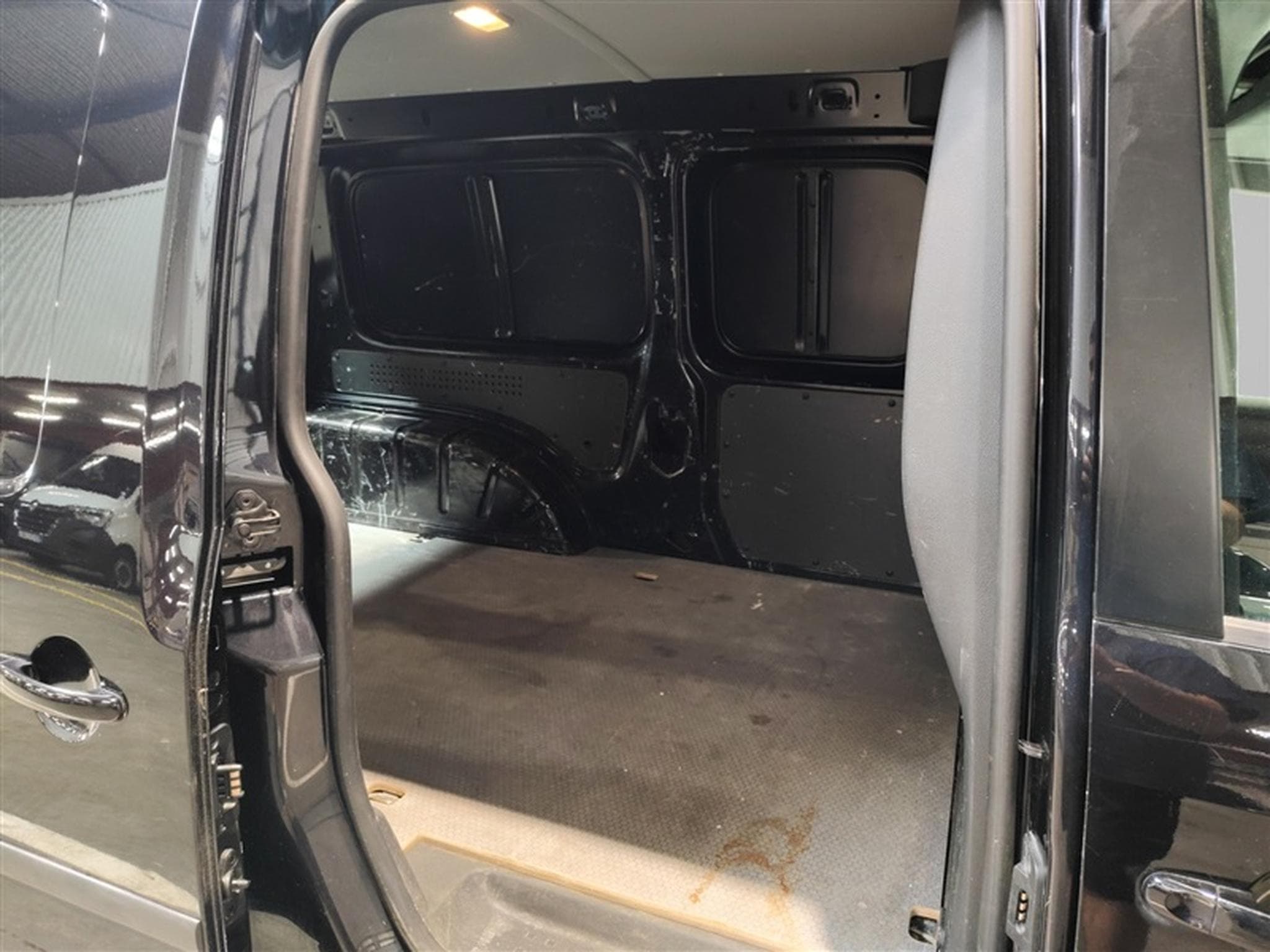 VW Caddy 1.4 TSI Trendline (2019) - Photo 13