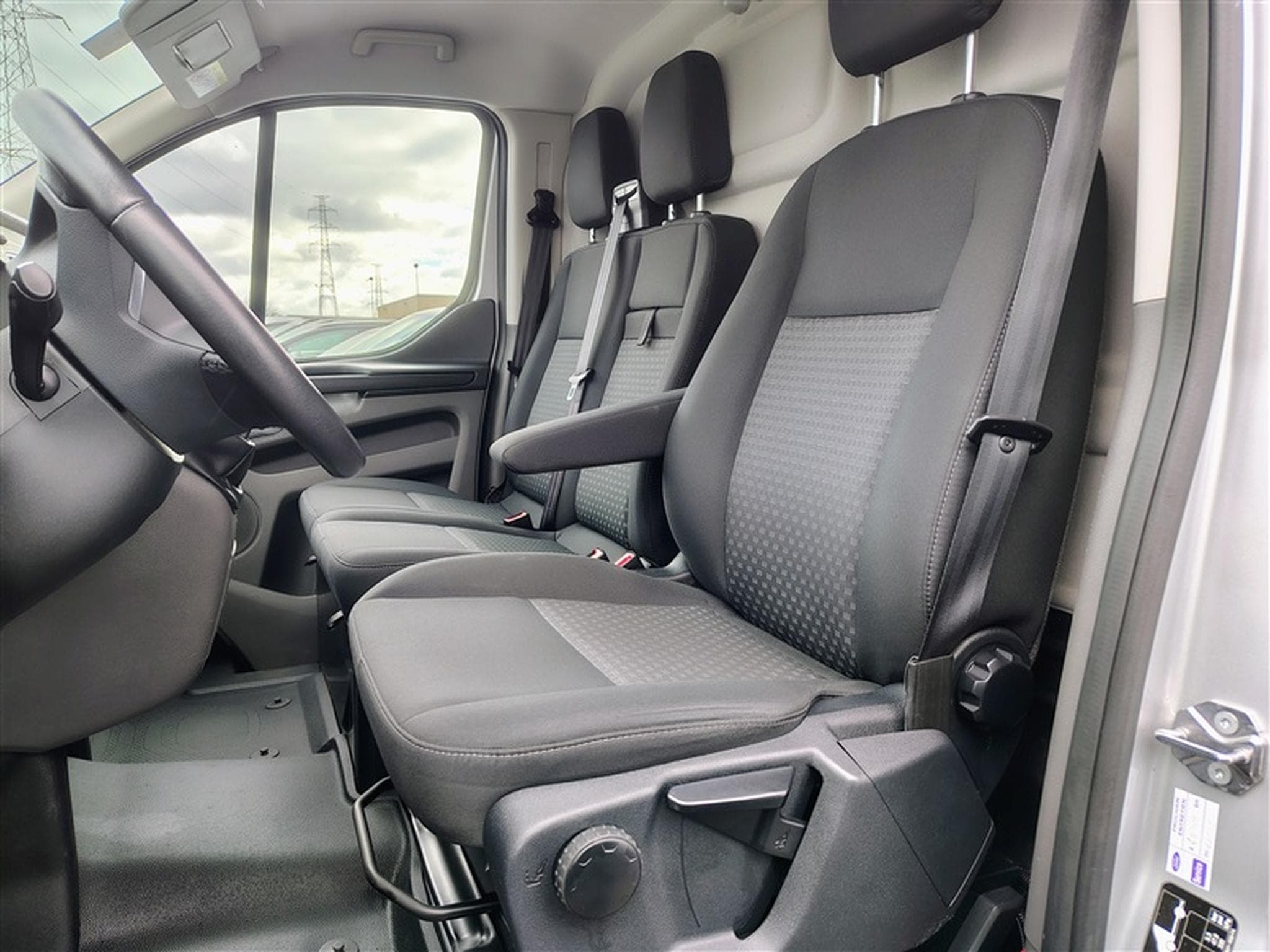 Ford Transit 2.0 TDCi L2H1 Trend 3PL+ELEVATEUR (2018) - Photo 7