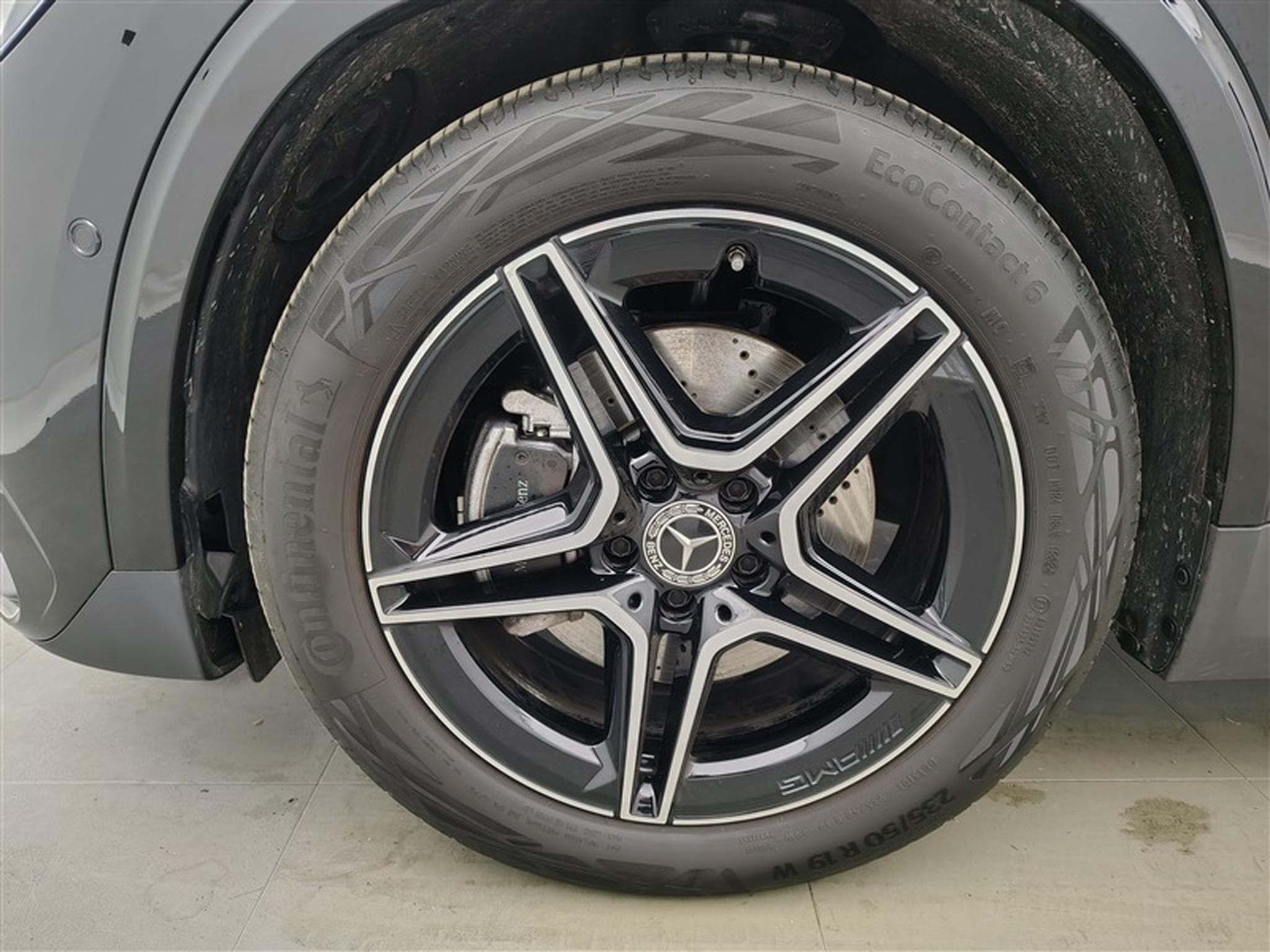 Mercedes GLA 180 AMG Line CUIR/NAVI/FULL LED/JA18 (2025) - Photo 6