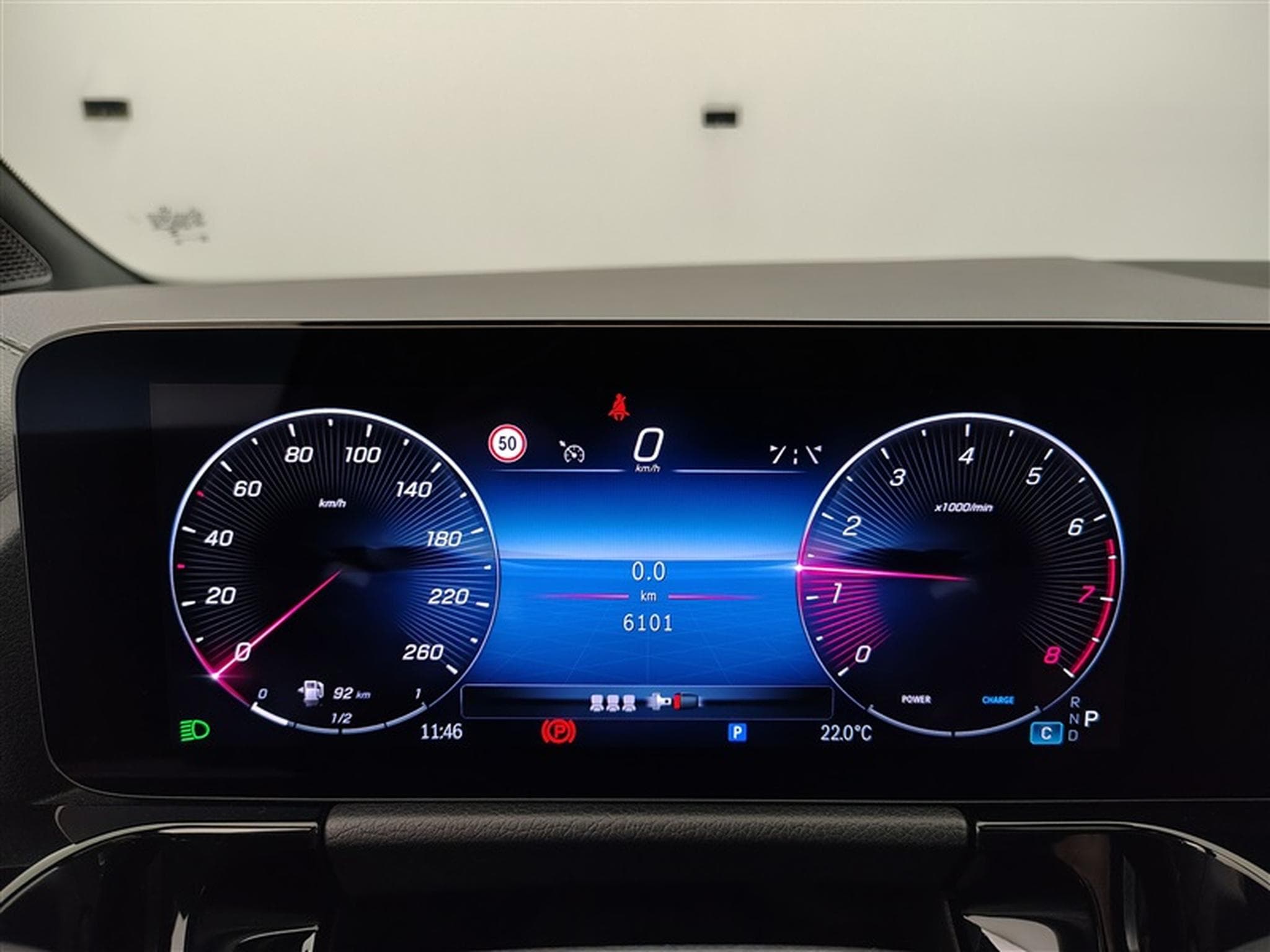 Mercedes GLA 180 AMG Line CUIR/NAVI/FULL LED/JA18 (2025) - Photo 10