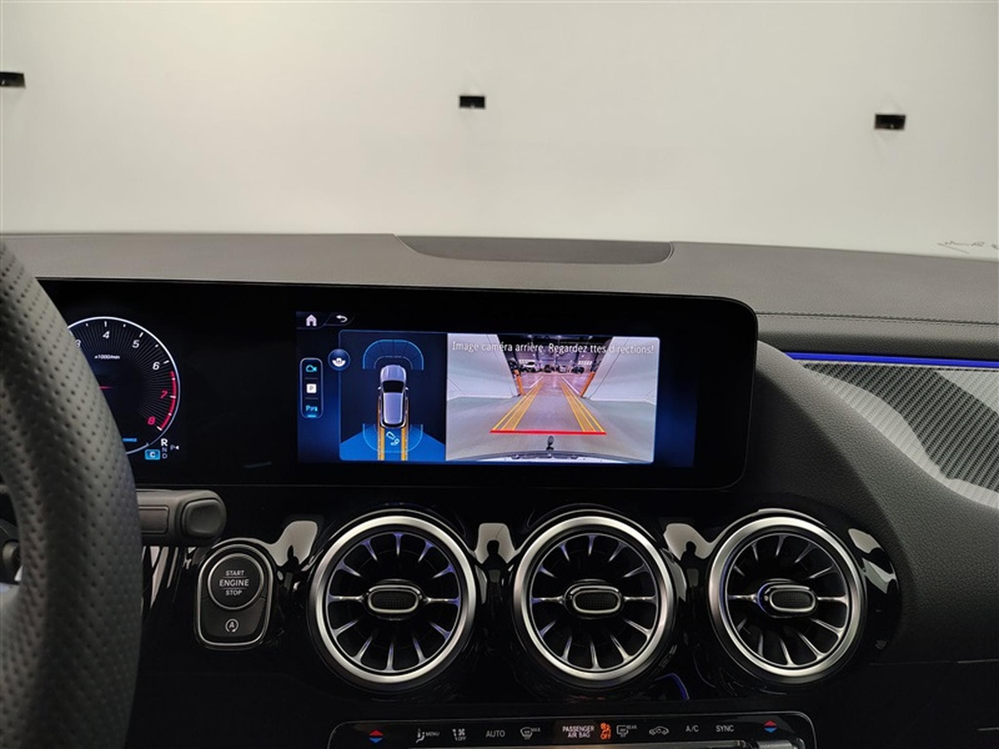 Mercedes GLA 180 AMG Line CUIR/NAVI/FULL LED/JA18 (2025) - Photo 18