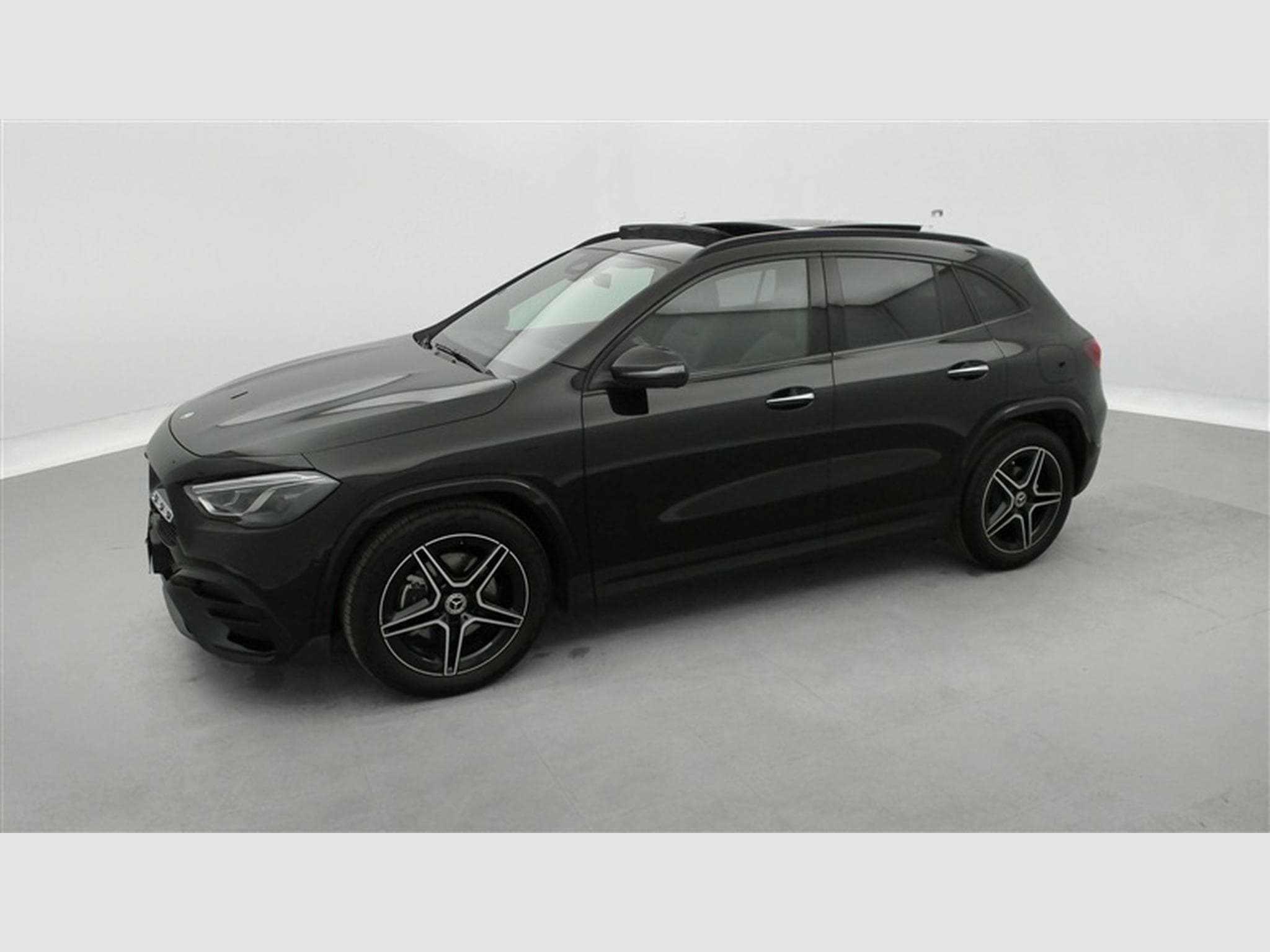 Mercedes GLA 180 AMG Line CUIR/NAVI/FULL LED/JA18 (2025) - Photo 23