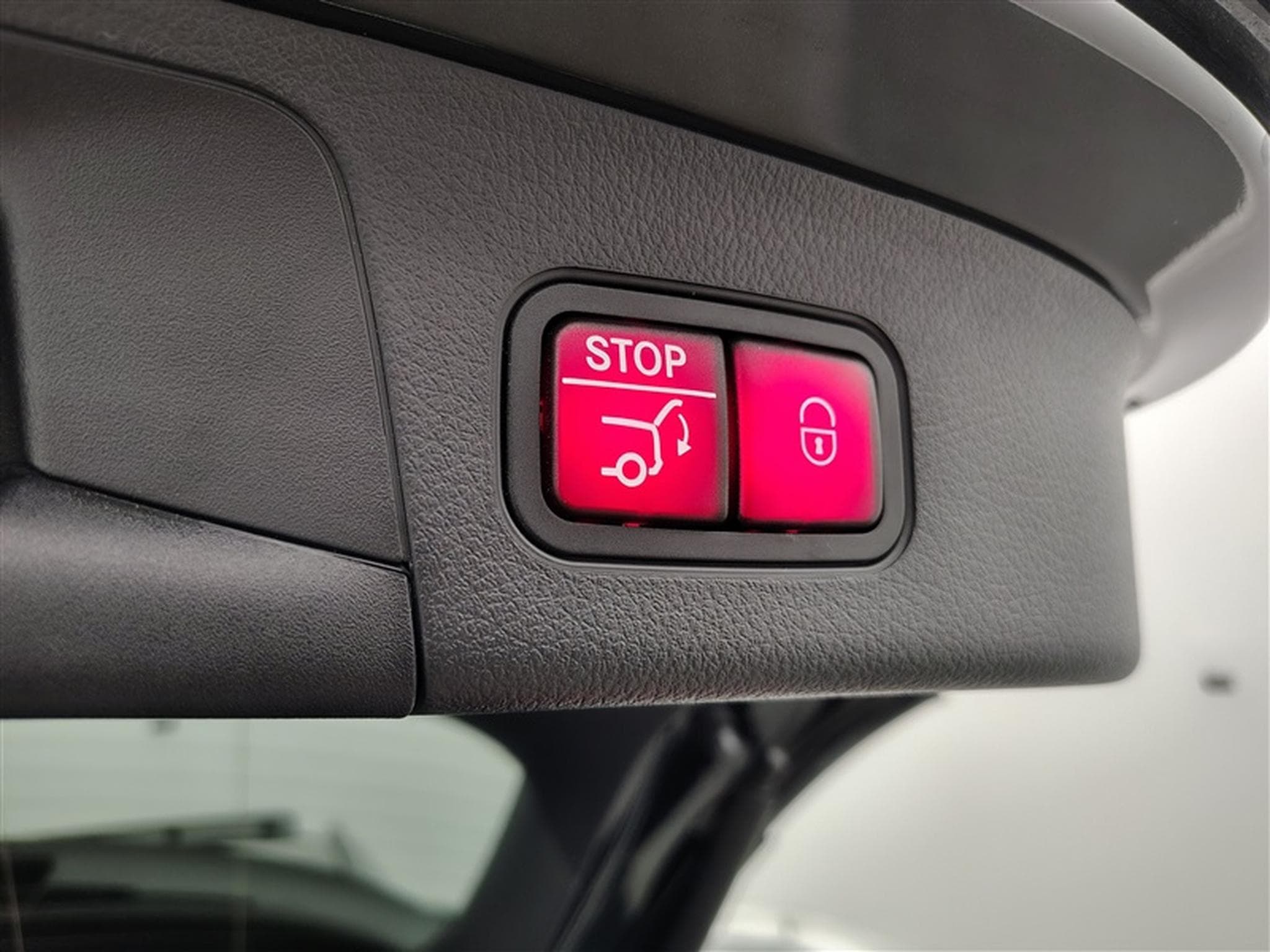 Mercedes GLA 180 AMG Line CUIR/NAVI/FULL LED/JA18 (2025) - Photo 20