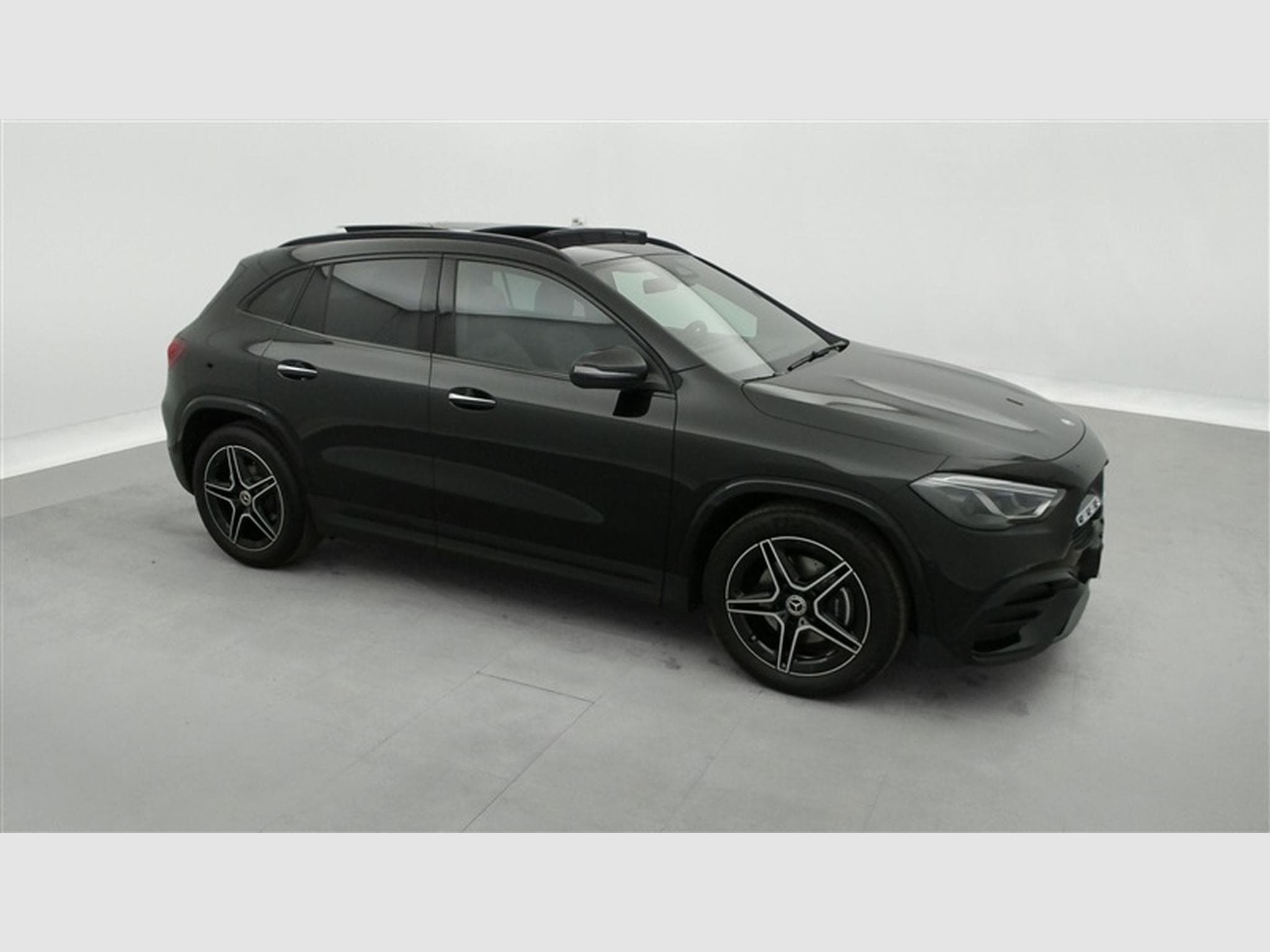 Mercedes GLA 180 AMG Line CUIR/NAVI/FULL LED/JA18 (2025) - Photo 25